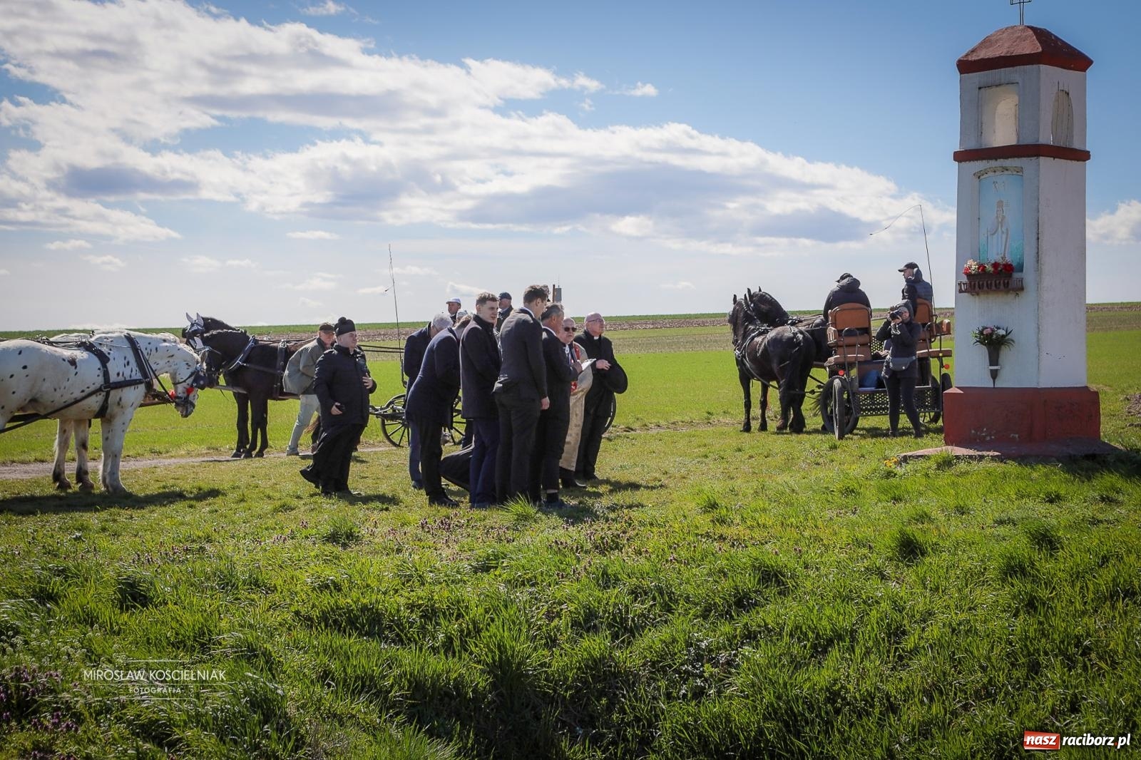 Zdjęcie w galerii na portalu naszraciborz.pl: Wielkanocny objazd pól w powiecie raciborskim [BIEŃKOWICE, PIETROWICE WLK., SUDÓŁ] wiadomości z regionu
