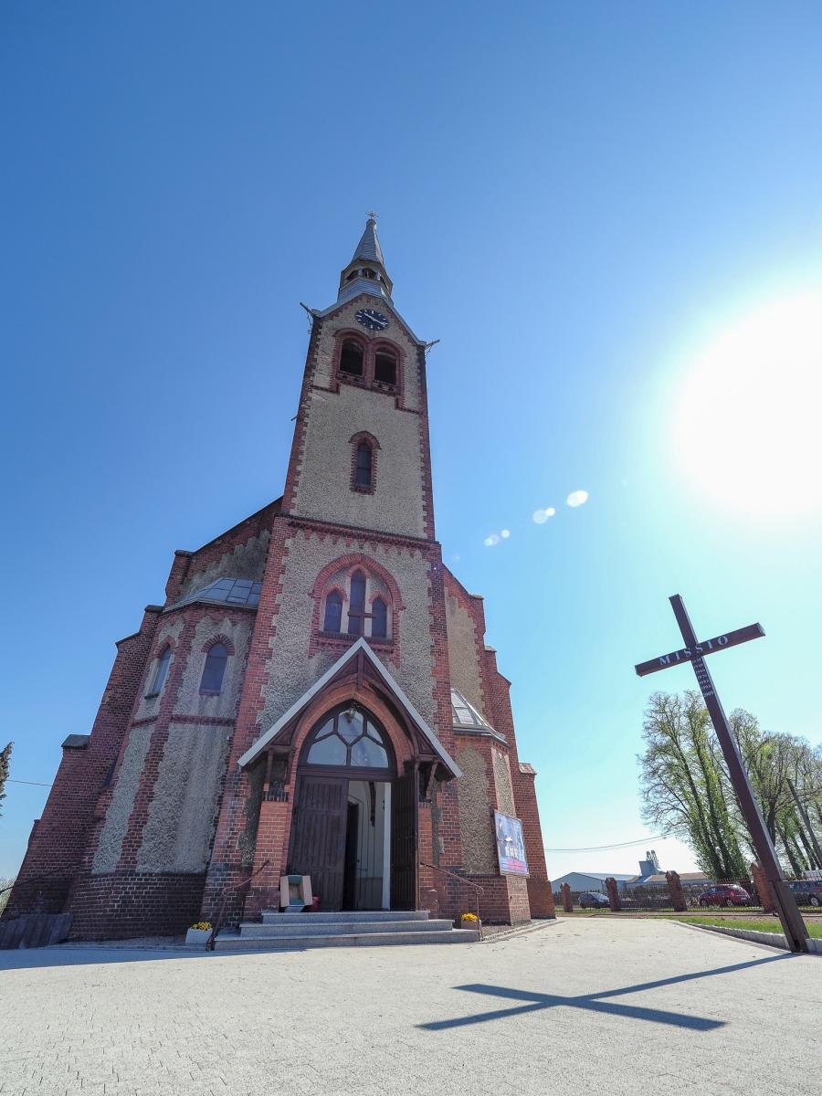 Zdjęcie w galerii na portalu naszraciborz.pl: Winszujemy tymu, coto znajdzie. Wyjątkowe odkrycie w kościele w Modzurowie wiadomości z regionu