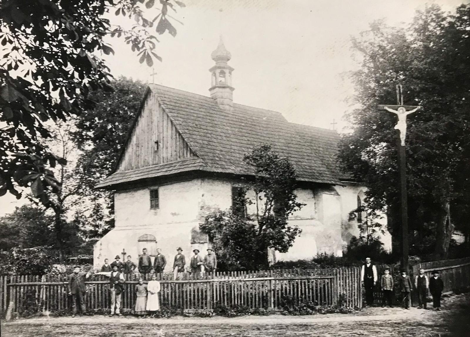 Zdjęcie w galerii na portalu naszraciborz.pl: Winszujemy tymu, coto znajdzie. Wyjątkowe odkrycie w kościele w Modzurowie wiadomości z regionu