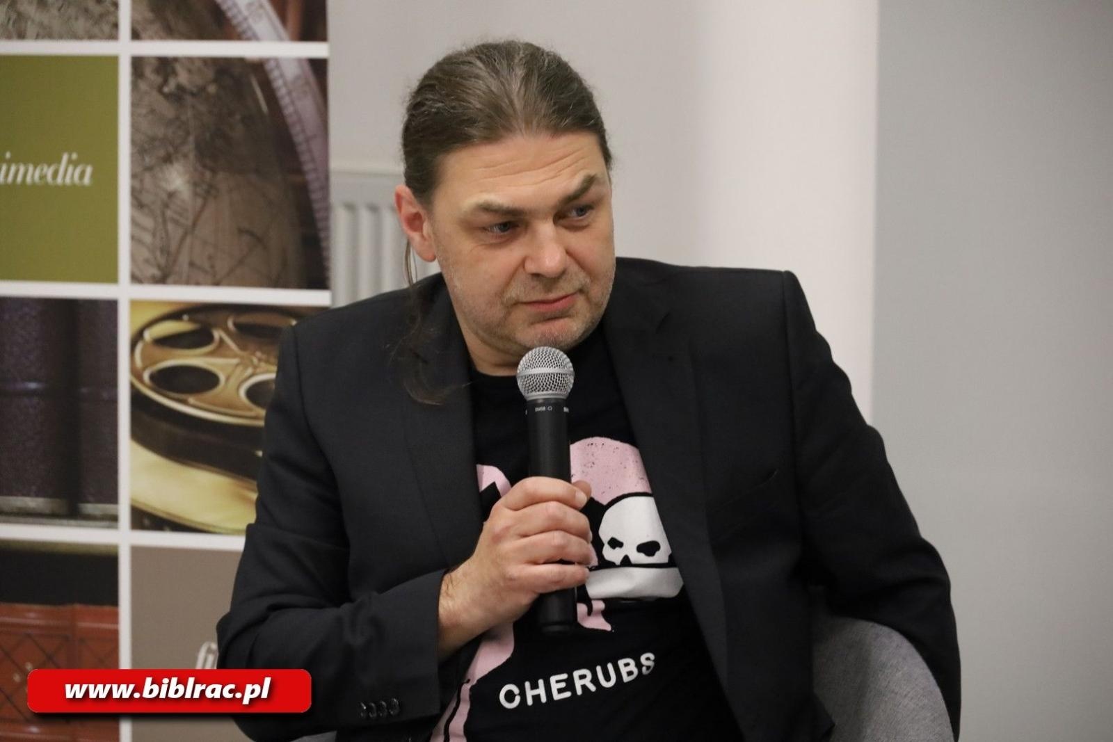 Zdjęcie w galerii na portalu naszraciborz.pl: Poeta jest po to, żeby się dziwić. Spotkanie autorskie Jacka Molędy w bibliotece wiadomości z regionu