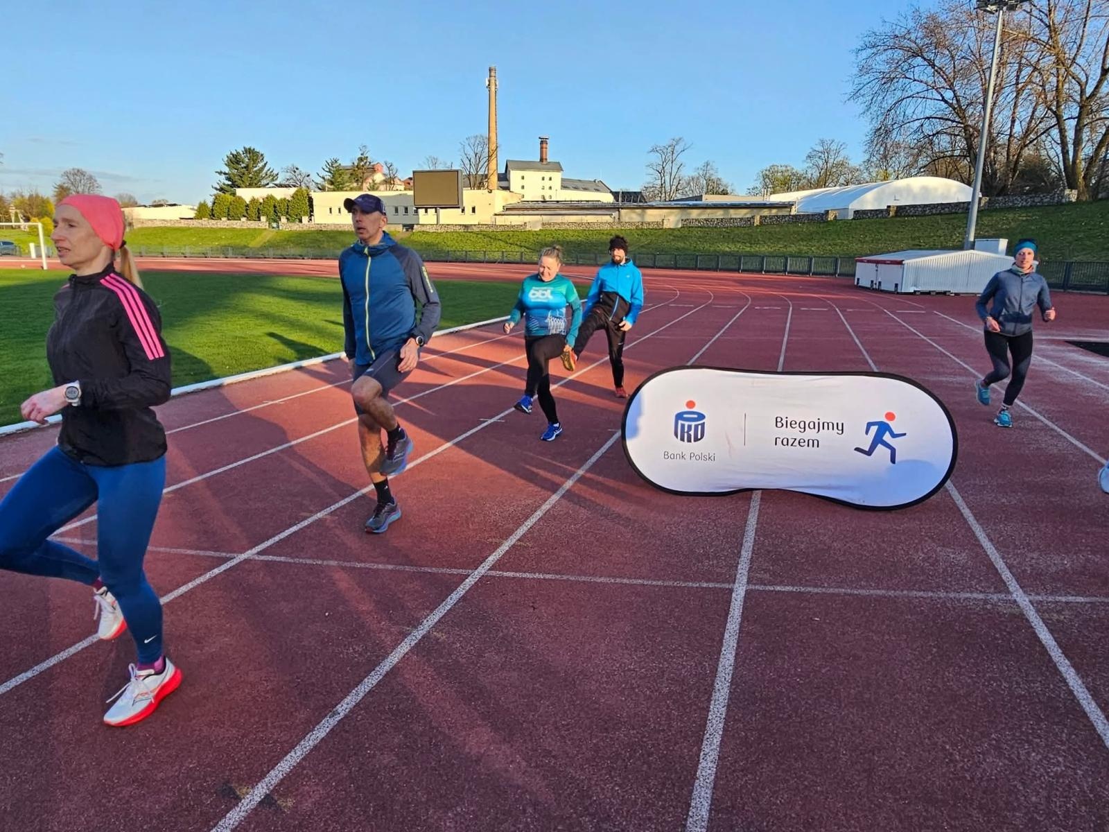 Zdjęcie w galerii na portalu naszraciborz.pl: Racibórz rozpoczął sezon aktywności na świeżym powietrzu. Nowością zajęcia ChodzęBoLubię wiadomości z regionu