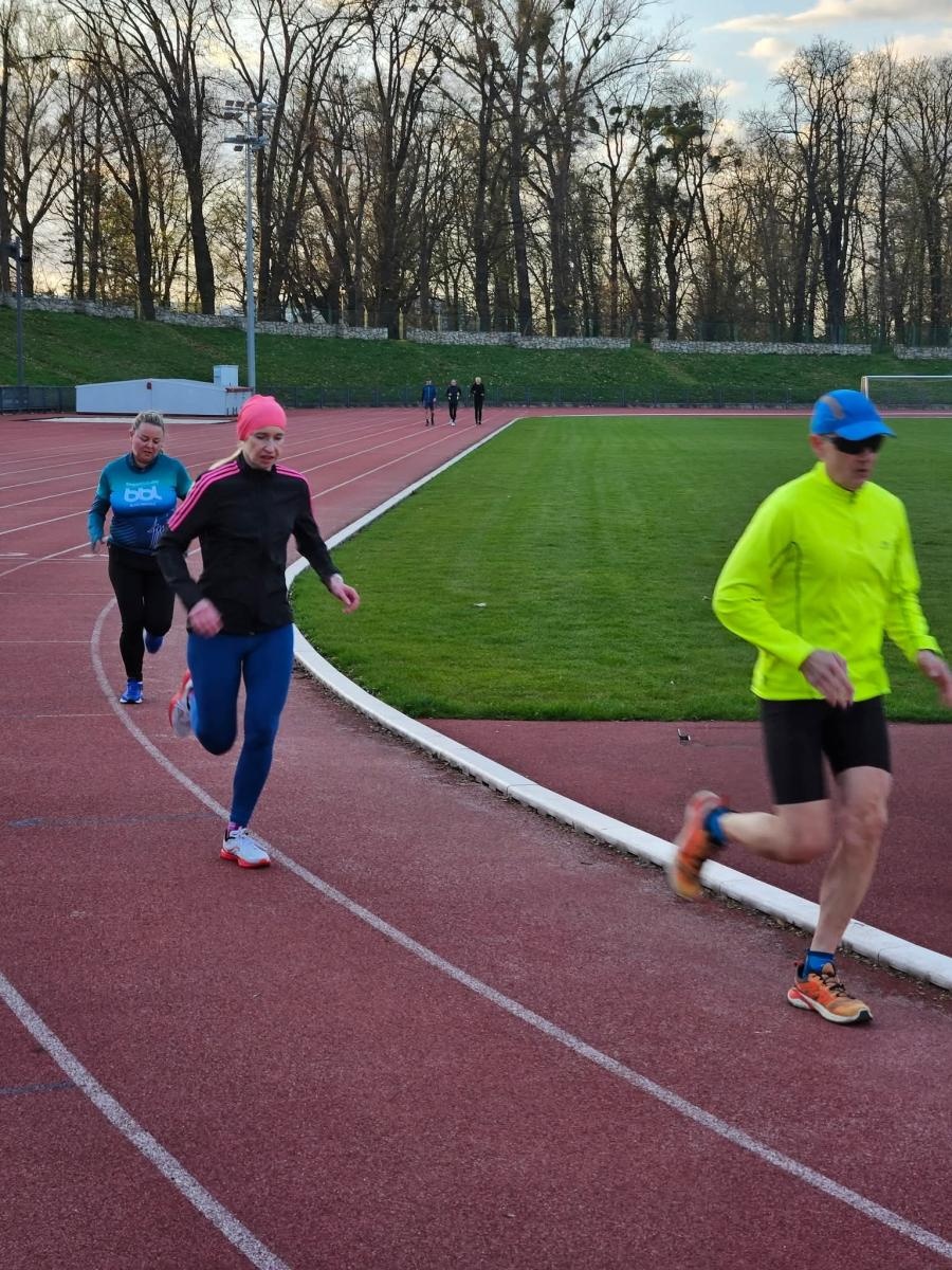 Zdjęcie w galerii na portalu naszraciborz.pl: Racibórz rozpoczął sezon aktywności na świeżym powietrzu. Nowością zajęcia ChodzęBoLubię wiadomości z regionu