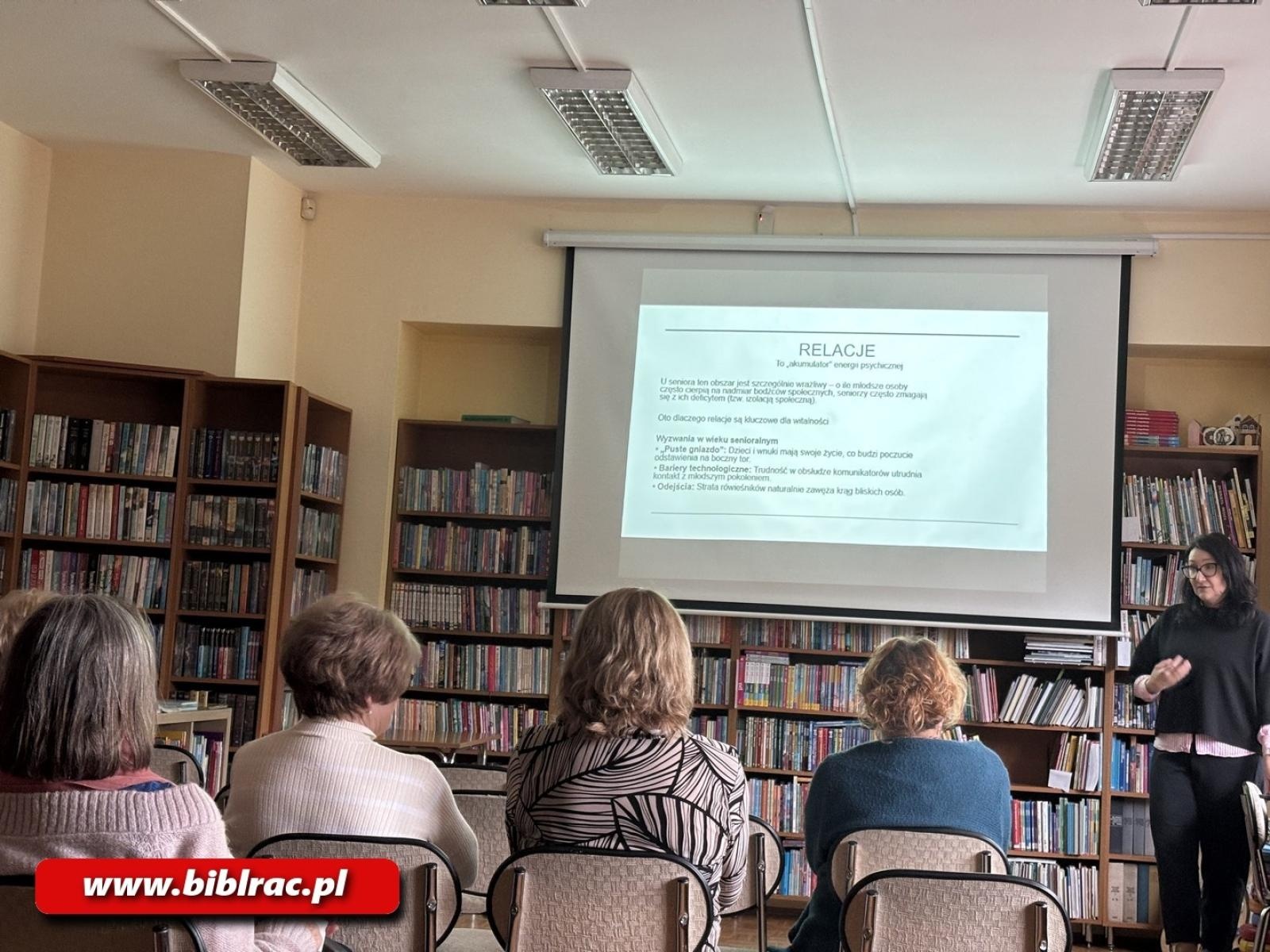 Zdjęcie w galerii na portalu naszraciborz.pl: Witalność Seniora. Spotkanie z Magdaleną Kopel w bibliotece w Ocicach wiadomości z regionu