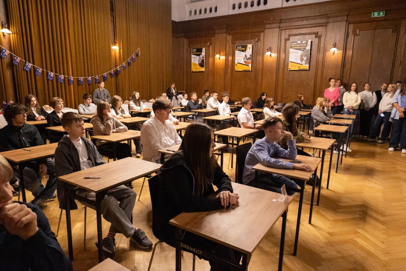 Zdjęcie w galerii na portalu naszraciborz.pl: Młodzi angliści zabłysnęli w Raciborzu – sukces Powiatowego Konkursu Języka Angielskiego Tell Your Tale wiadomości z regionu