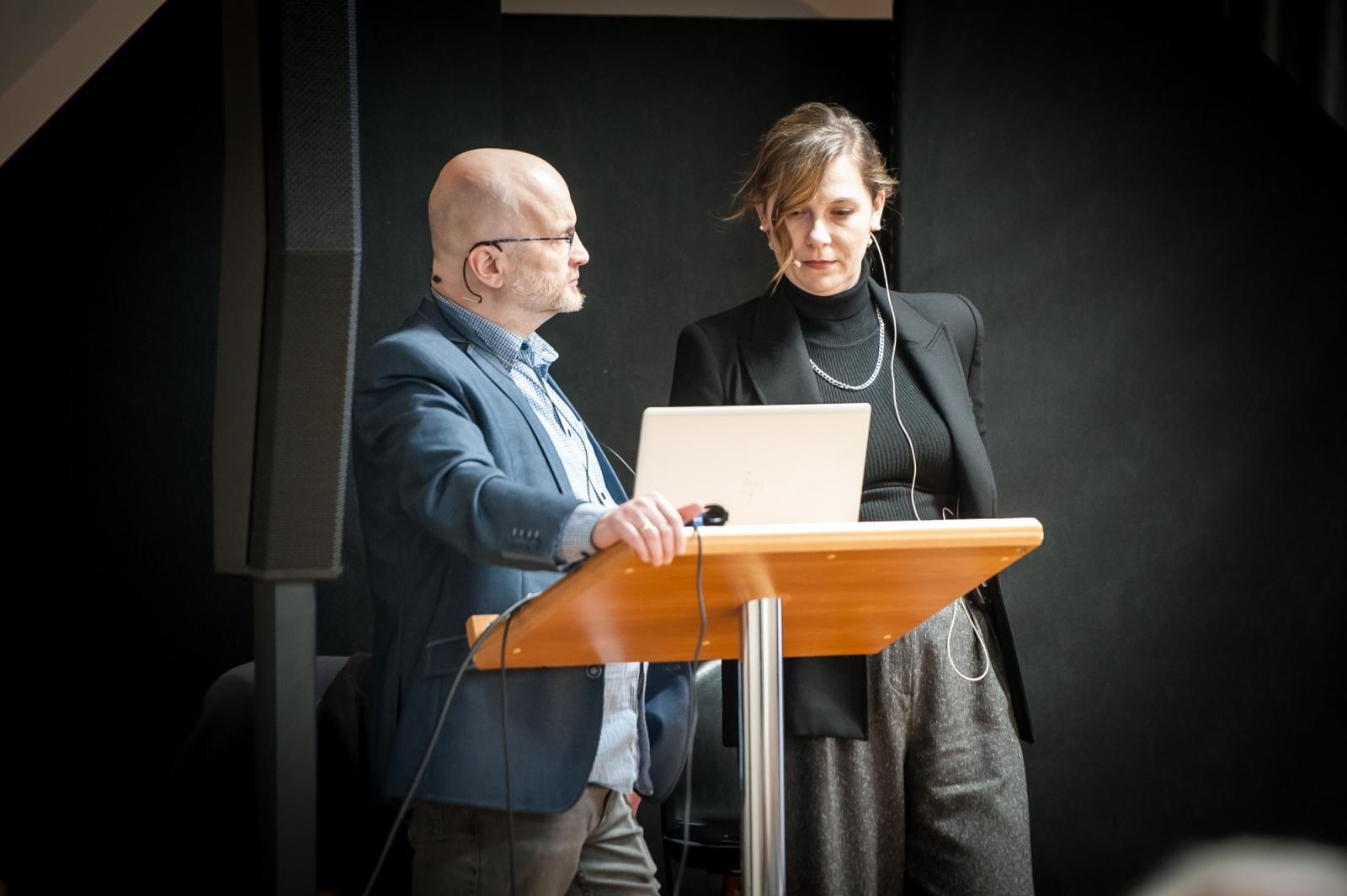 Zdjęcie w galerii na portalu naszraciborz.pl: Mroczne historie i muzyka filmowa na Zamku Piastowskim [FOTO i WIDEO] wiadomości z regionu