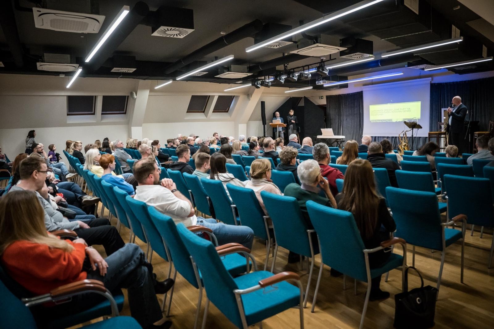 Zdjęcie w galerii na portalu naszraciborz.pl: Mroczne historie i muzyka filmowa na Zamku Piastowskim [FOTO i WIDEO] wiadomości z regionu