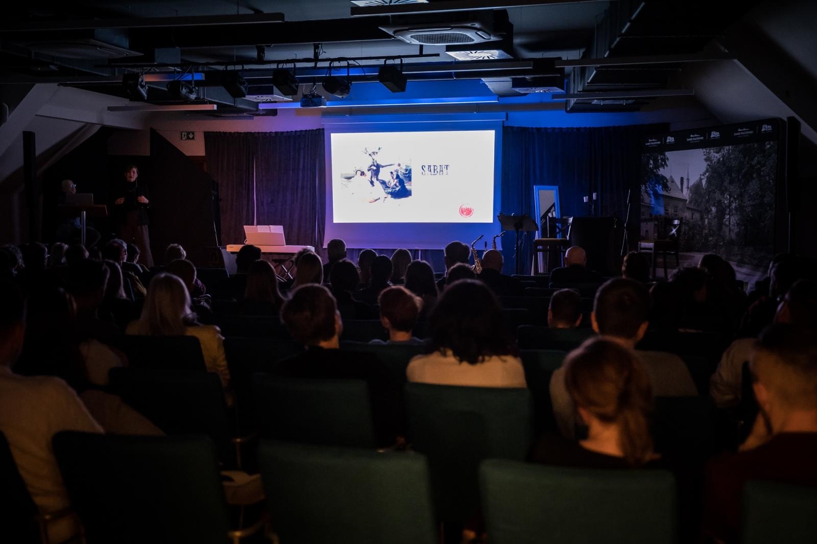Zdjęcie w galerii na portalu naszraciborz.pl: Mroczne historie i muzyka filmowa na Zamku Piastowskim [FOTO i WIDEO] wiadomości z regionu