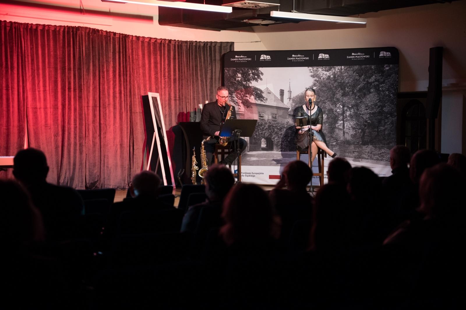 Zdjęcie w galerii na portalu naszraciborz.pl: Mroczne historie i muzyka filmowa na Zamku Piastowskim [FOTO i WIDEO] wiadomości z regionu