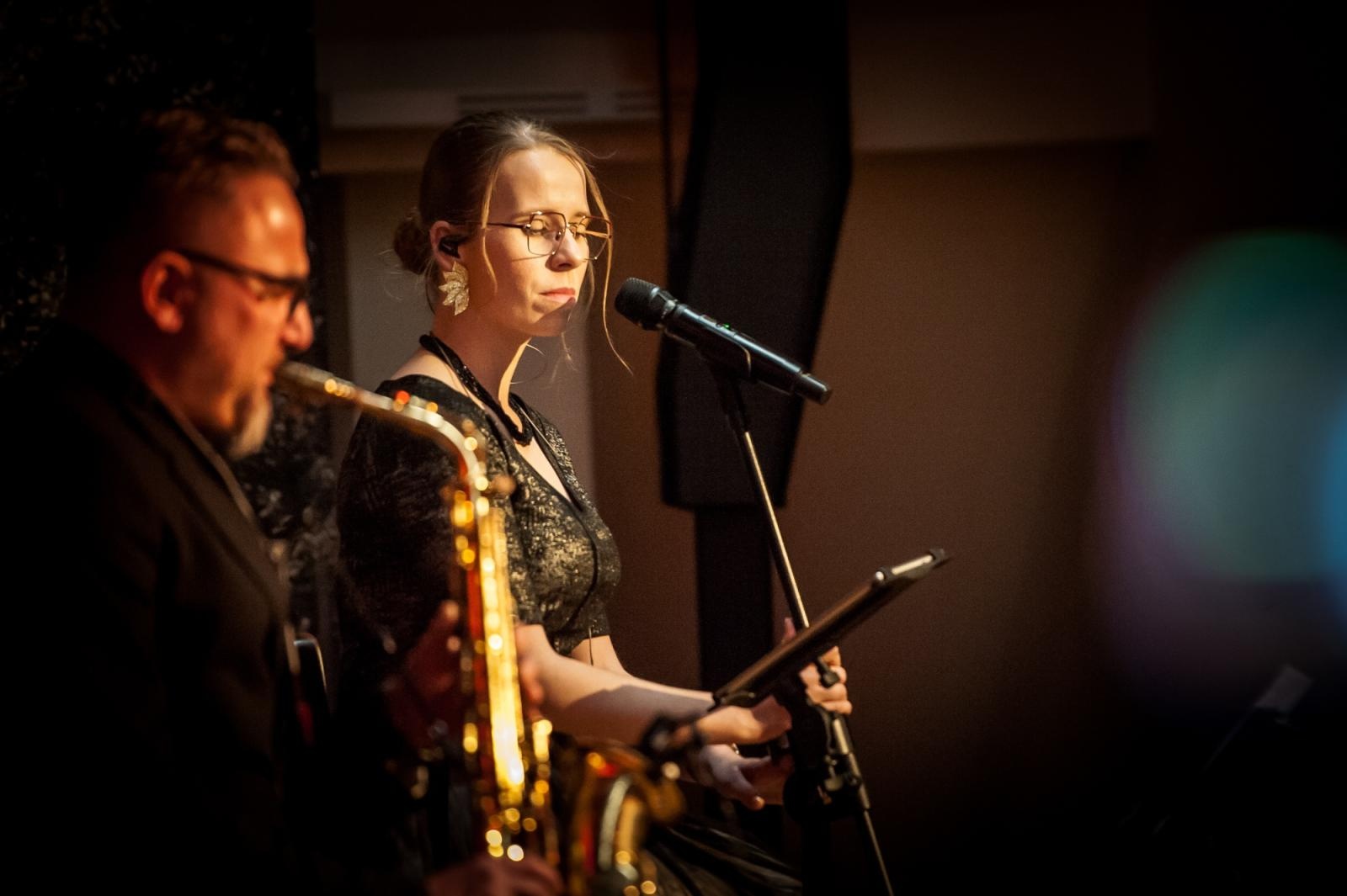 Zdjęcie w galerii na portalu naszraciborz.pl: Mroczne historie i muzyka filmowa na Zamku Piastowskim [FOTO i WIDEO] wiadomości z regionu