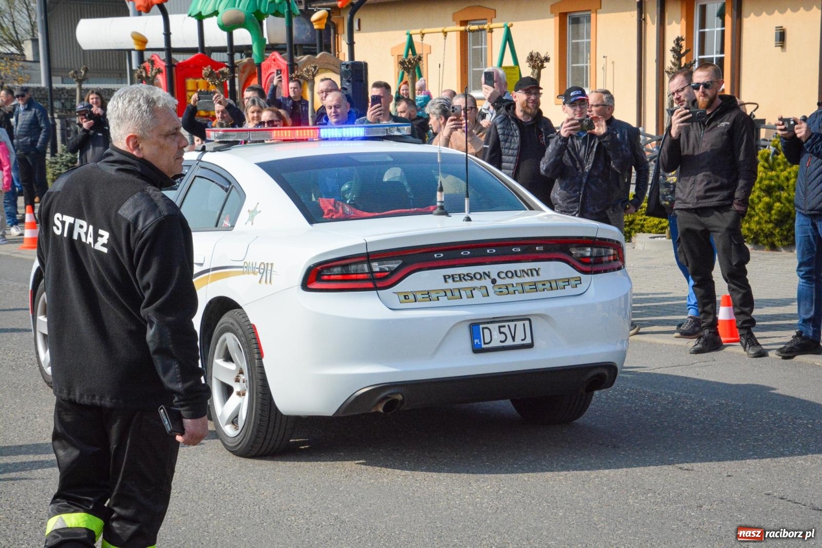 Zdjęcie w galerii na portalu naszraciborz.pl: Z Tajlandii do Chałupek: Kultowe Fiaty i Polonez tłumnie powitane w ojczyźnie [FOTO i WIDEO] wiadomości z regionu
