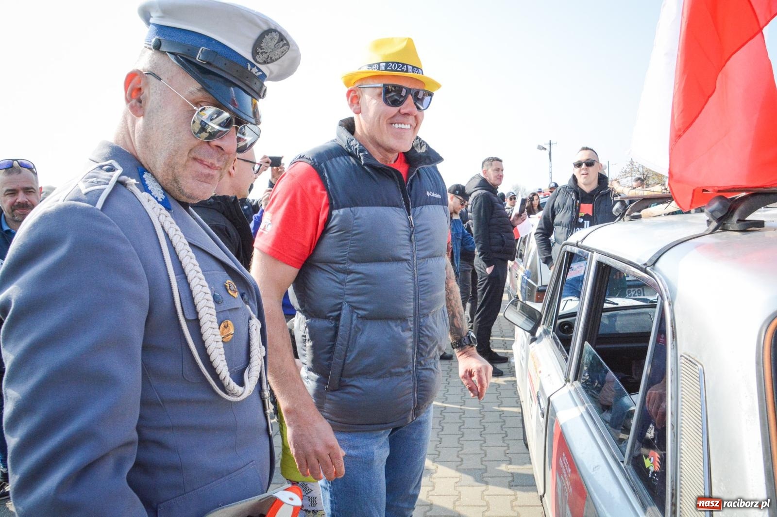 Zdjęcie w galerii na portalu naszraciborz.pl: Z Tajlandii do Chałupek: Kultowe Fiaty i Polonez tłumnie powitane w ojczyźnie [FOTO i WIDEO] wiadomości z regionu