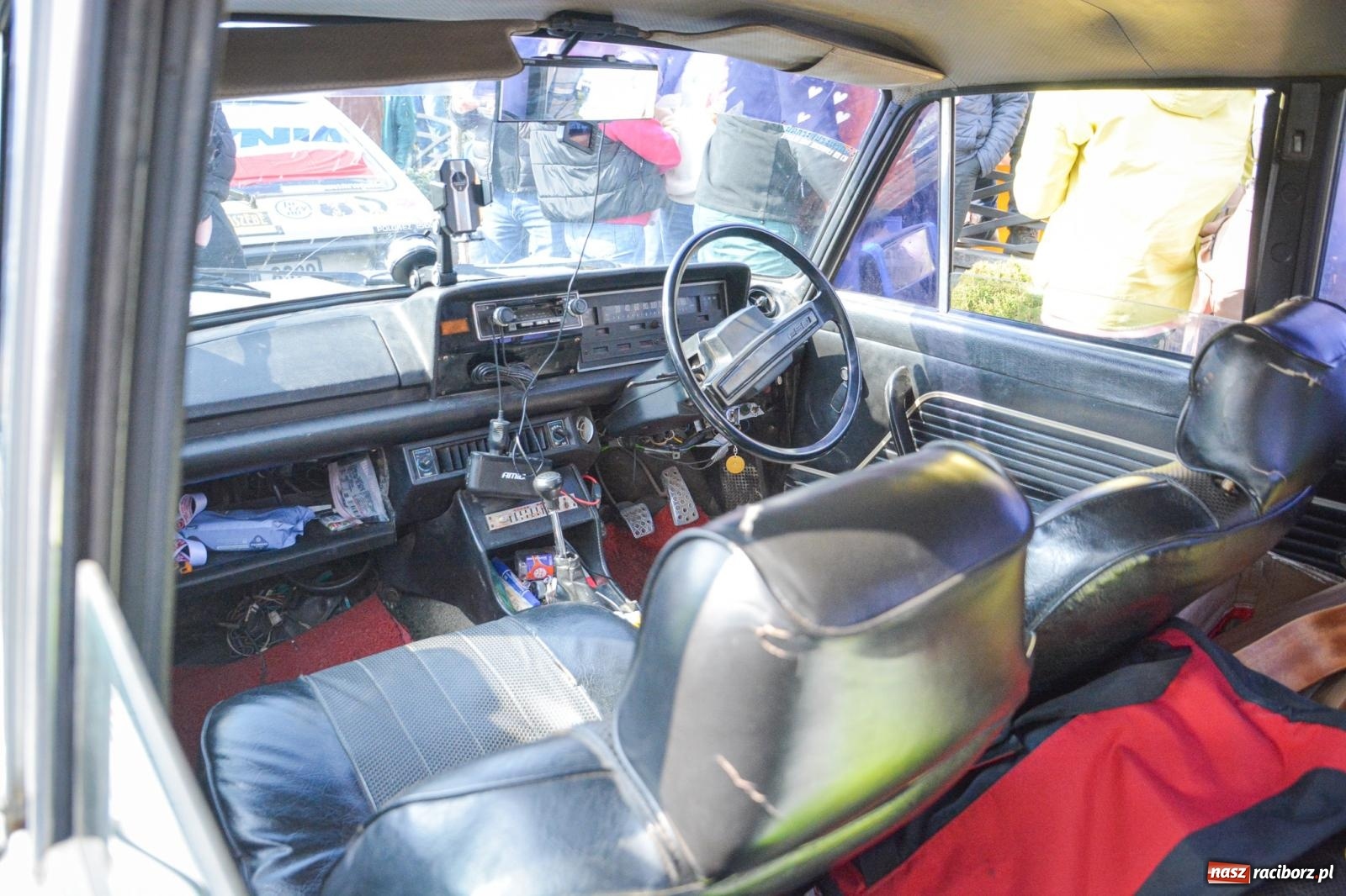 Zdjęcie w galerii na portalu naszraciborz.pl: Z Tajlandii do Chałupek: Kultowe Fiaty i Polonez tłumnie powitane w ojczyźnie [FOTO i WIDEO] wiadomości z regionu