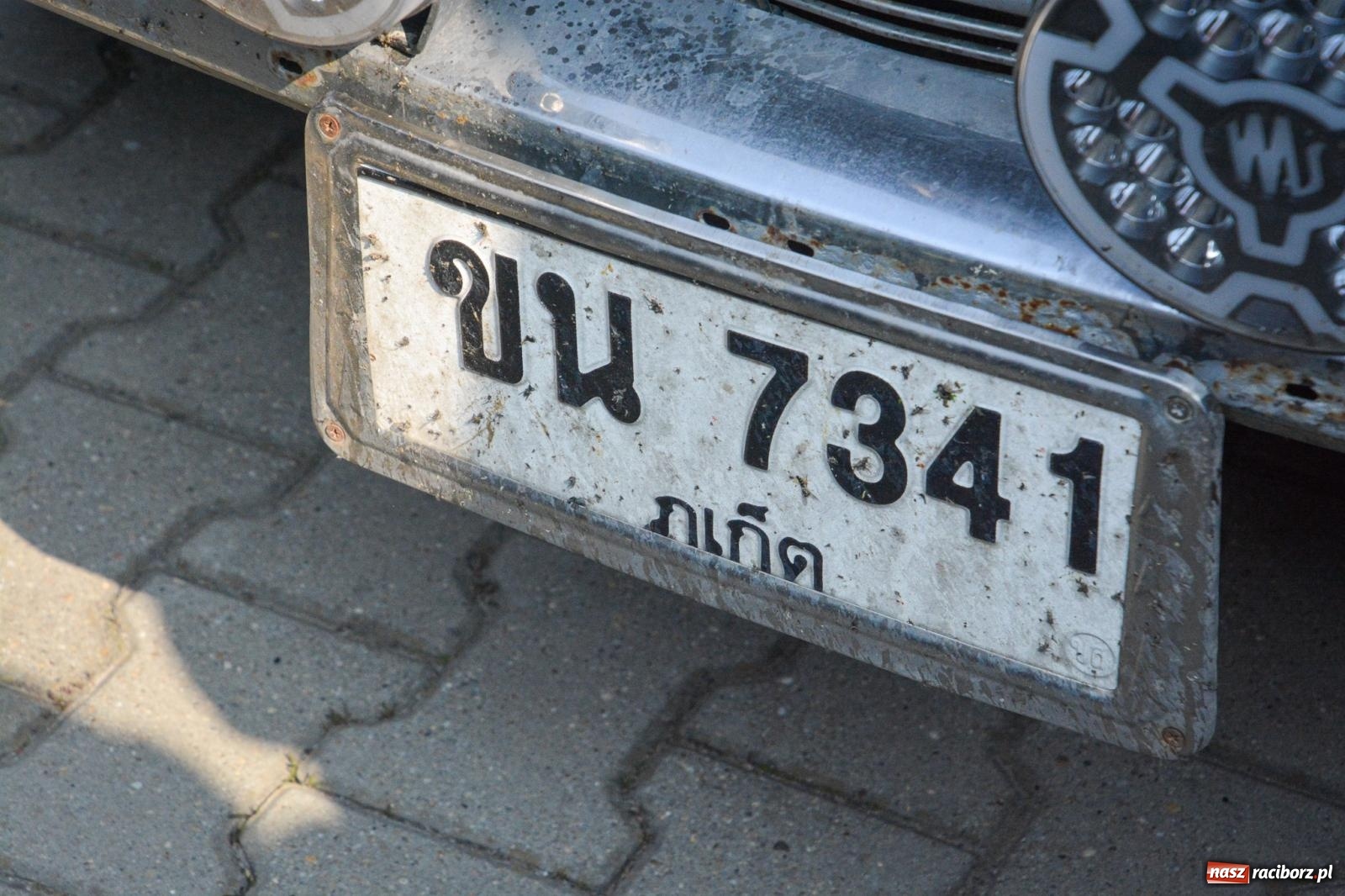 Zdjęcie w galerii na portalu naszraciborz.pl: Z Tajlandii do Chałupek: Kultowe Fiaty i Polonez tłumnie powitane w ojczyźnie [FOTO i WIDEO] wiadomości z regionu