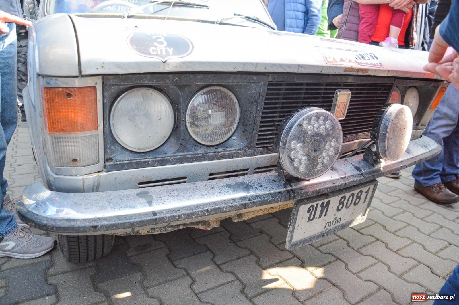 Zdjęcie w galerii na portalu naszraciborz.pl: Z Tajlandii do Chałupek: Kultowe Fiaty i Polonez tłumnie powitane w ojczyźnie [FOTO i WIDEO] wiadomości z regionu