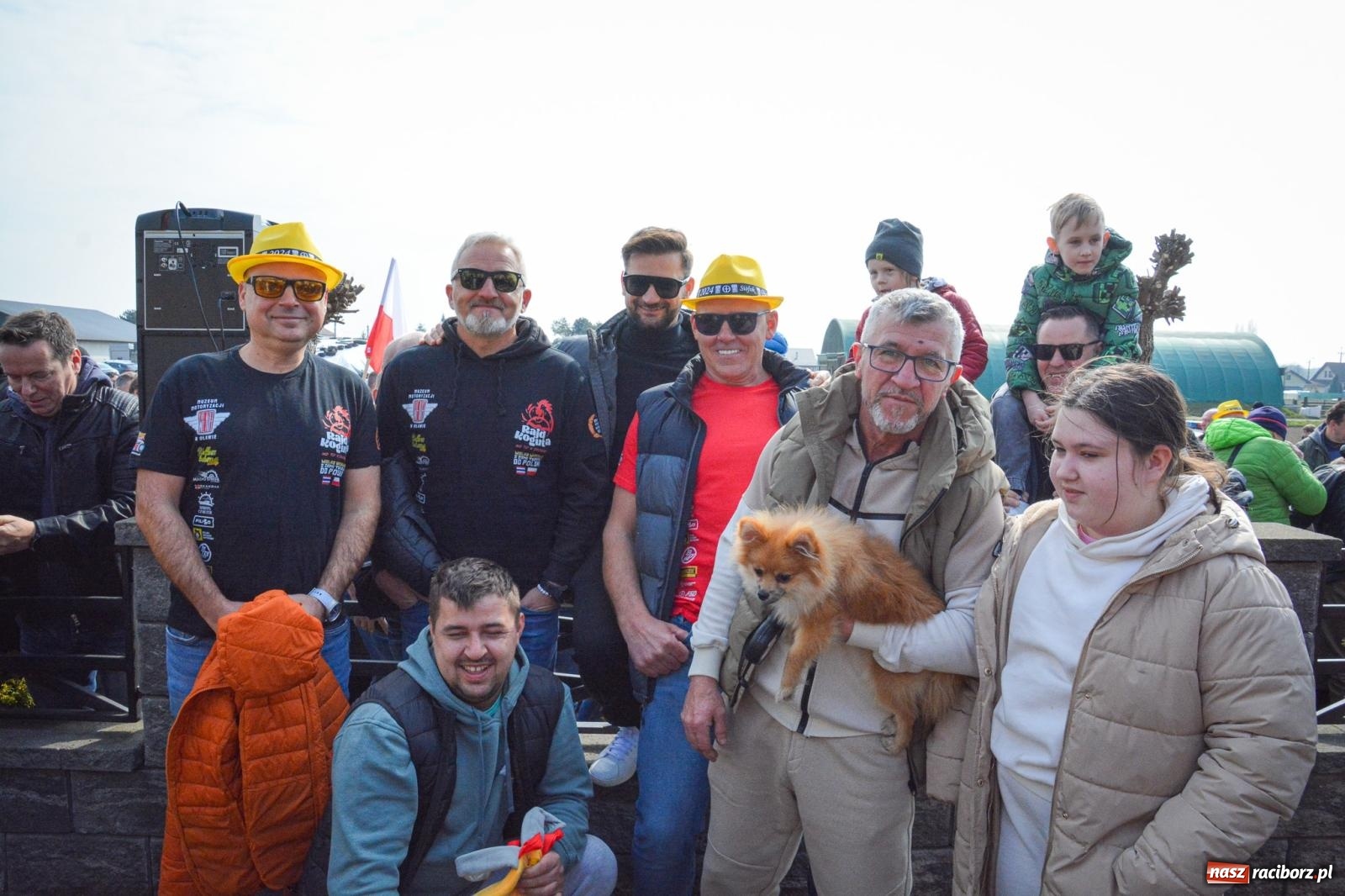 Zdjęcie w galerii na portalu naszraciborz.pl: Z Tajlandii do Chałupek: Kultowe Fiaty i Polonez tłumnie powitane w ojczyźnie [FOTO i WIDEO] wiadomości z regionu