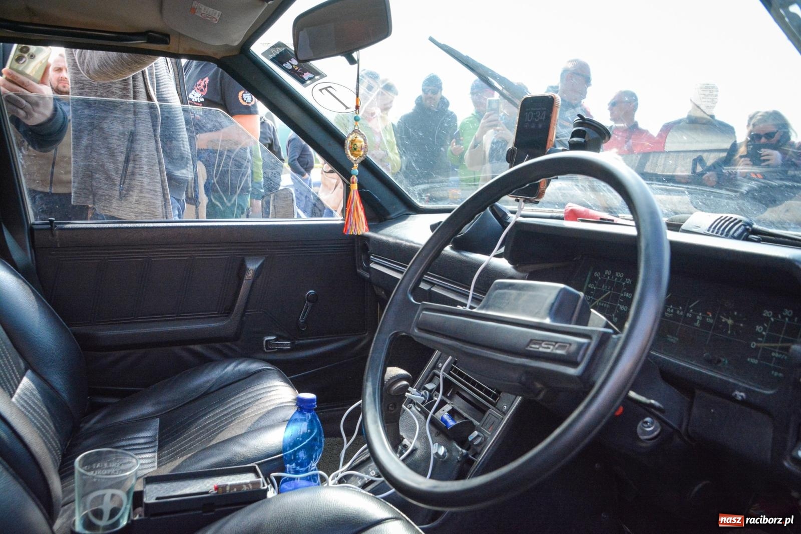 Zdjęcie w galerii na portalu naszraciborz.pl: Z Tajlandii do Chałupek: Kultowe Fiaty i Polonez tłumnie powitane w ojczyźnie [FOTO i WIDEO] wiadomości z regionu