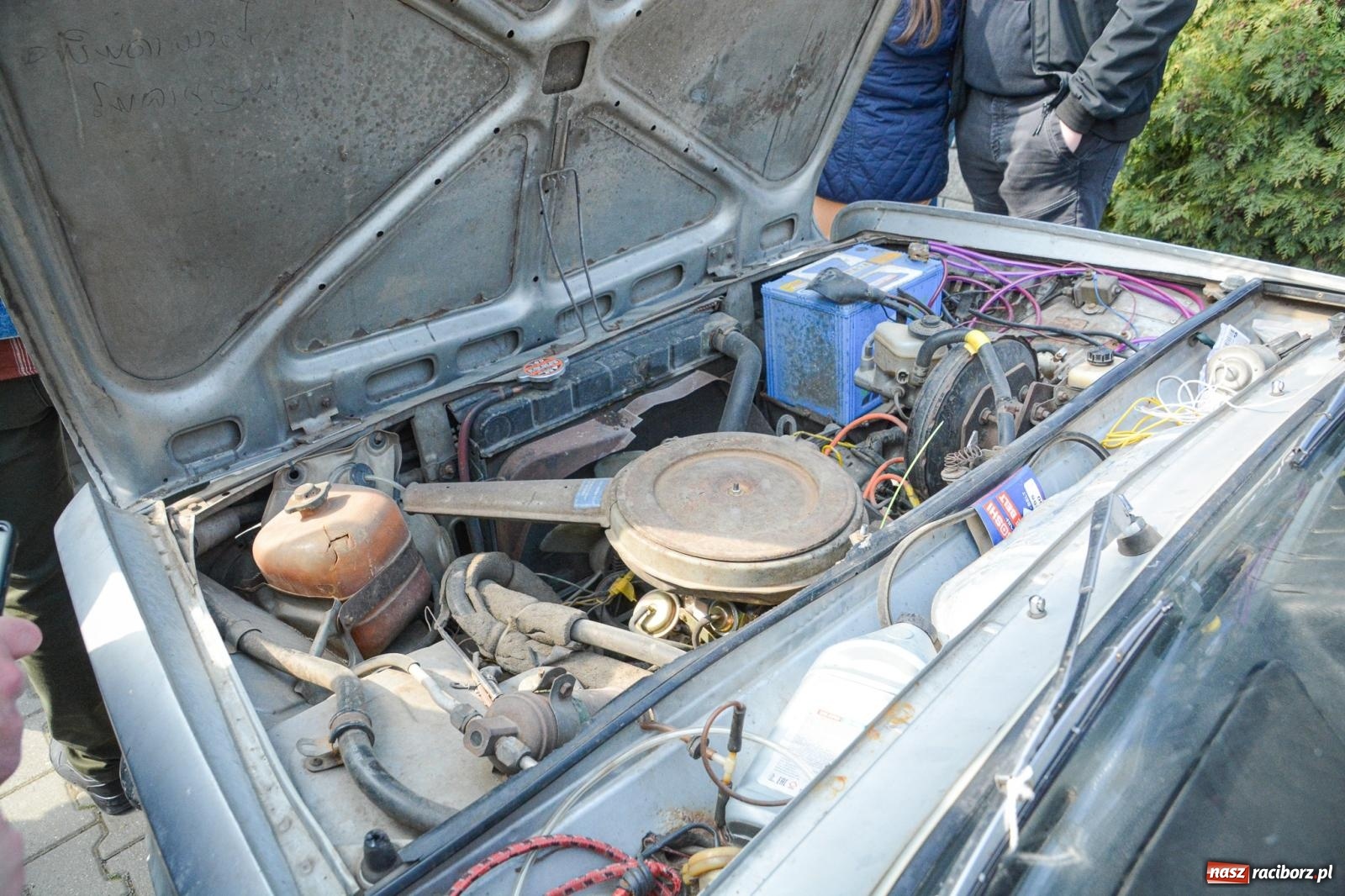 Zdjęcie w galerii na portalu naszraciborz.pl: Z Tajlandii do Chałupek: Kultowe Fiaty i Polonez tłumnie powitane w ojczyźnie [FOTO i WIDEO] wiadomości z regionu