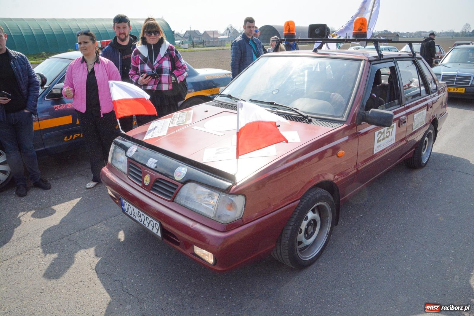 Zdjęcie w galerii na portalu naszraciborz.pl: Z Tajlandii do Chałupek: Kultowe Fiaty i Polonez tłumnie powitane w ojczyźnie [FOTO i WIDEO] wiadomości z regionu