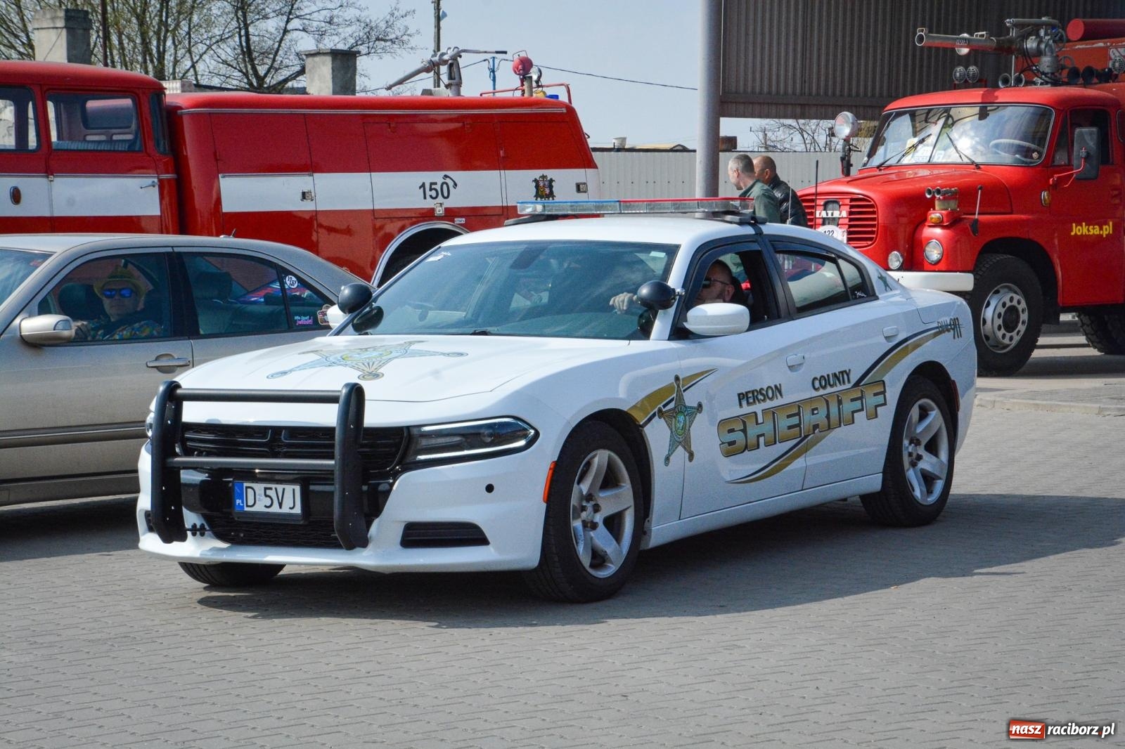 Zdjęcie w galerii na portalu naszraciborz.pl: Z Tajlandii do Chałupek: Kultowe Fiaty i Polonez tłumnie powitane w ojczyźnie [FOTO i WIDEO] wiadomości z regionu