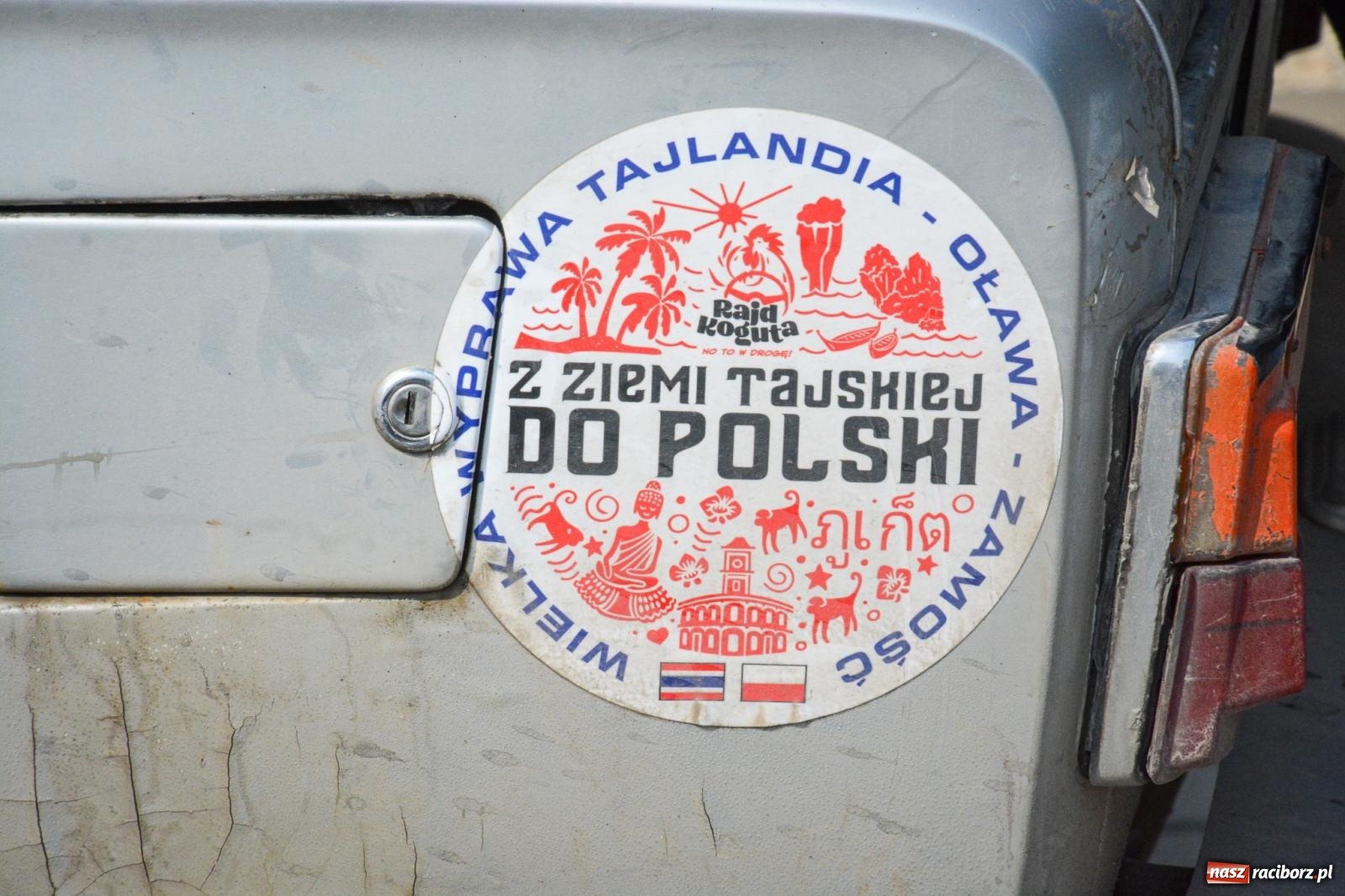 Zdjęcie w galerii na portalu naszraciborz.pl: Z Tajlandii do Chałupek: Kultowe Fiaty i Polonez tłumnie powitane w ojczyźnie [FOTO i WIDEO] wiadomości z regionu