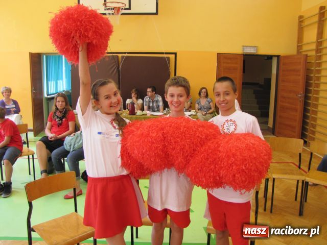 Zdjęcie w galerii na portalu naszraciborz.pl: Mądra głowa podstawowa w SP 13 wiadomości z regionu