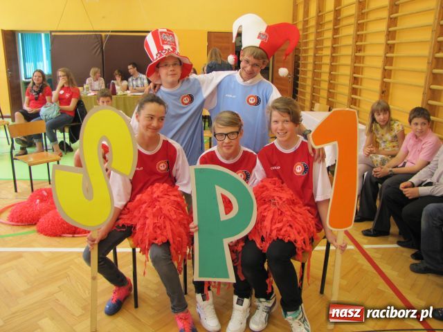 Zdjęcie w galerii na portalu naszraciborz.pl: Mądra głowa podstawowa w SP 13 wiadomości z regionu