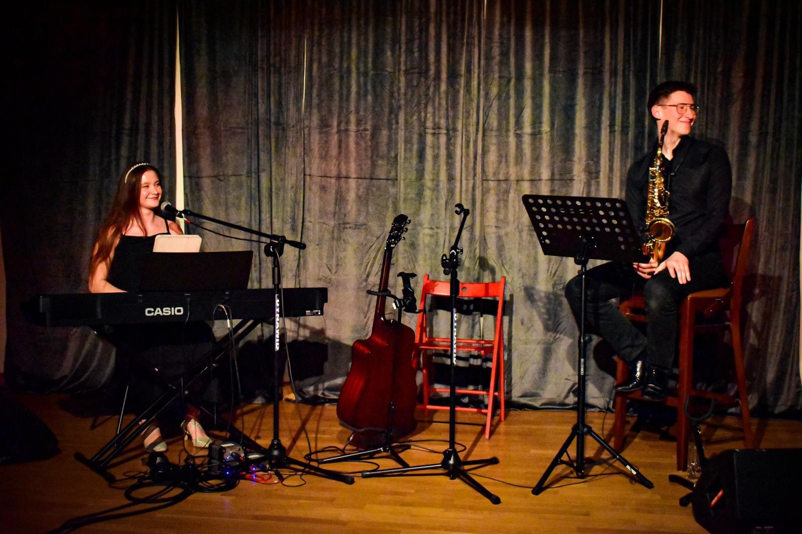 Zdjęcie w galerii na portalu naszraciborz.pl: Smooth Jazz Cafe i nuta historii na Zamku Piastowskim w Raciborzu wiadomości z regionu