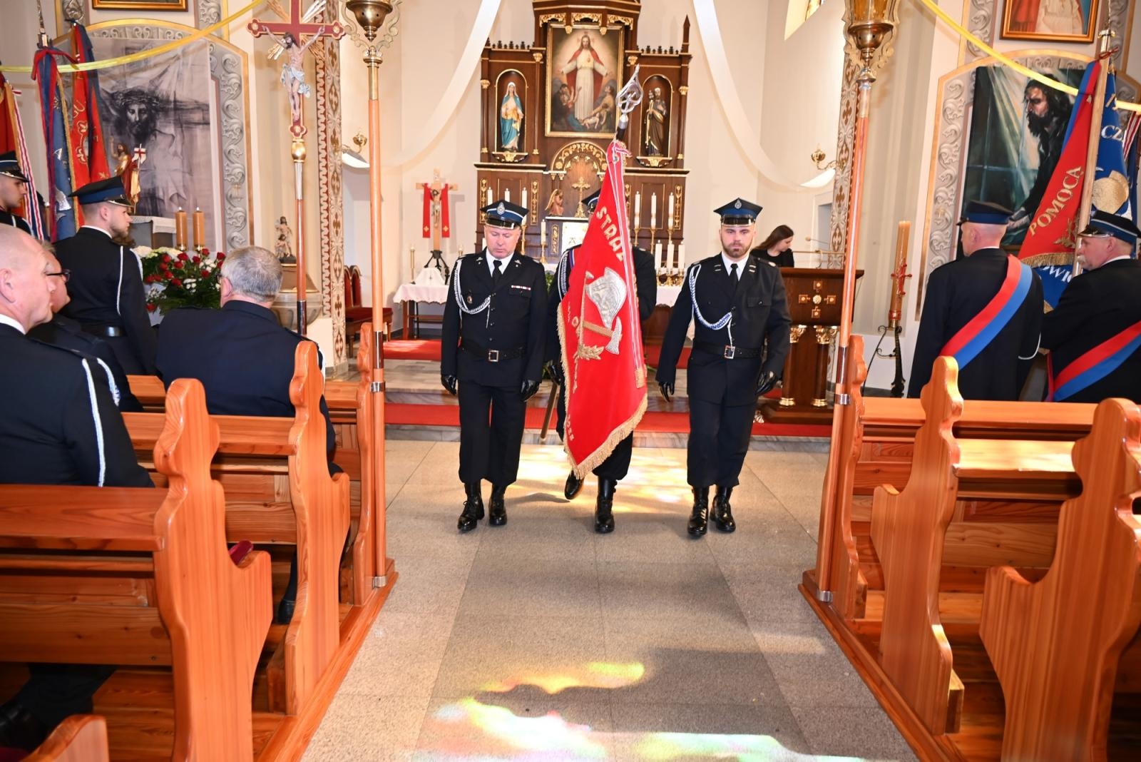 Zdjęcie w galerii na portalu naszraciborz.pl: Nowy mercedes dla OSP Owsiszcze. Uroczyste przekazanie kluczyków do nowego wozu wiadomości z regionu