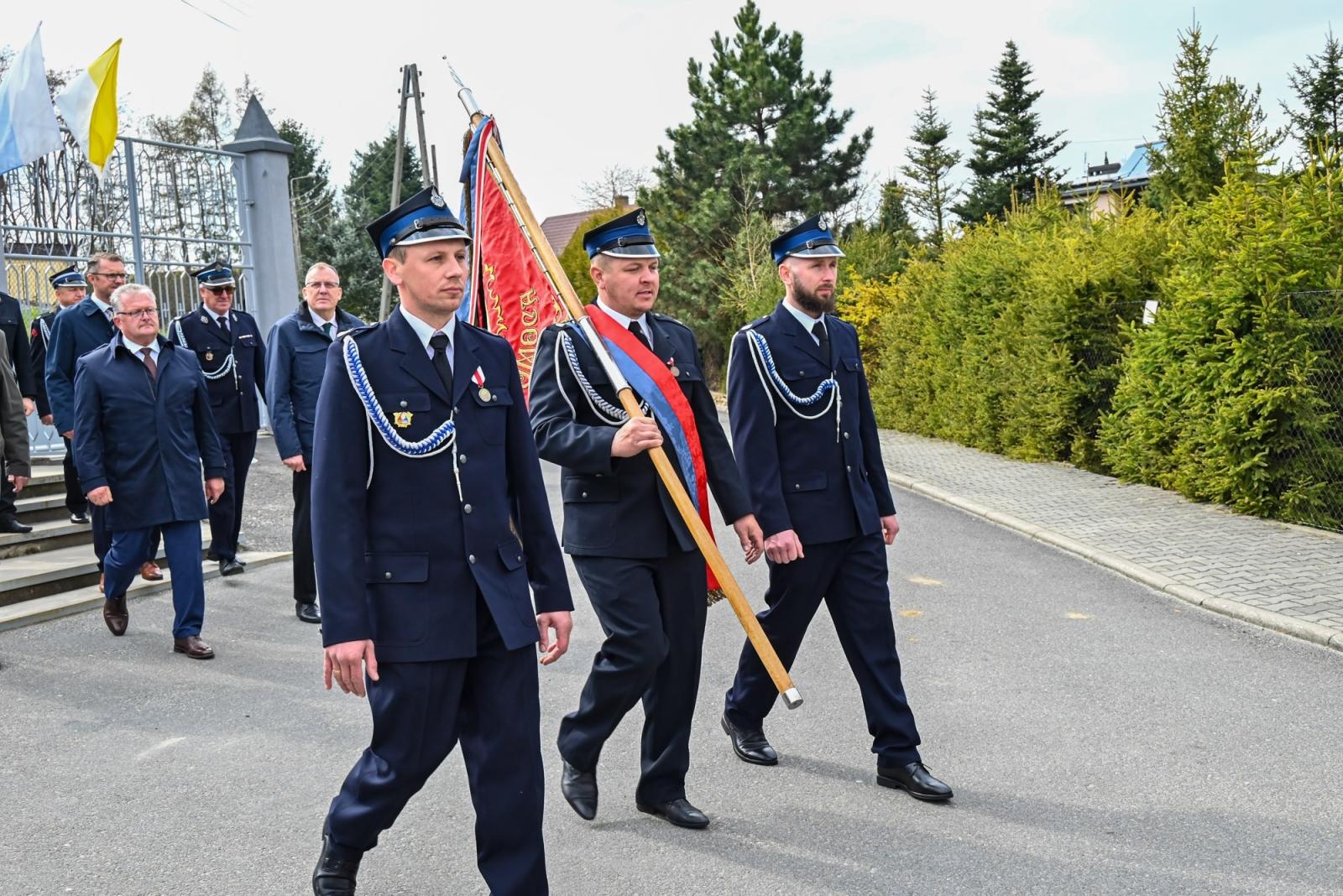 Zdjęcie w galerii na portalu naszraciborz.pl: Nowy mercedes dla OSP Owsiszcze. Uroczyste przekazanie kluczyków do nowego wozu wiadomości z regionu