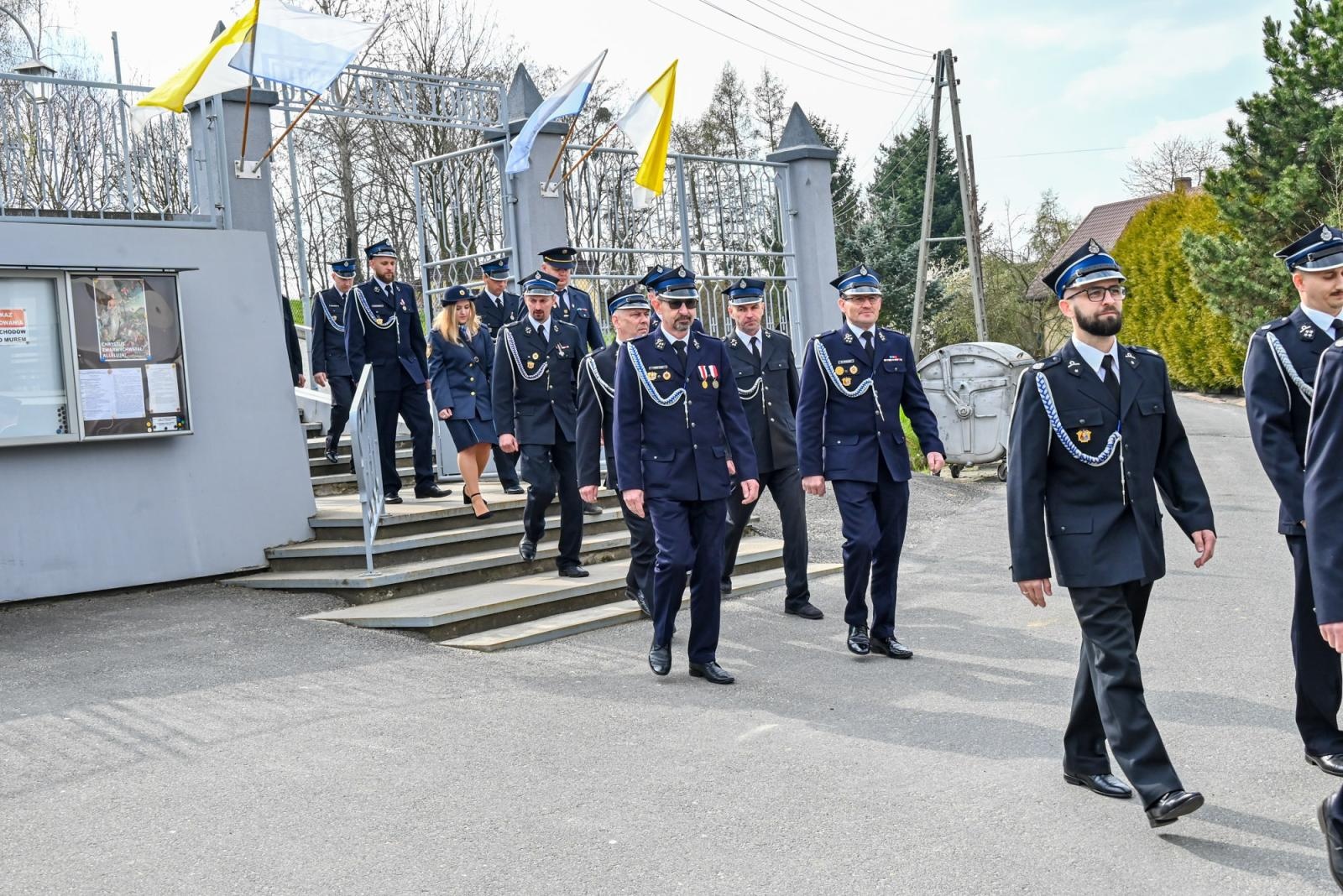 Zdjęcie w galerii na portalu naszraciborz.pl: Nowy mercedes dla OSP Owsiszcze. Uroczyste przekazanie kluczyków do nowego wozu wiadomości z regionu