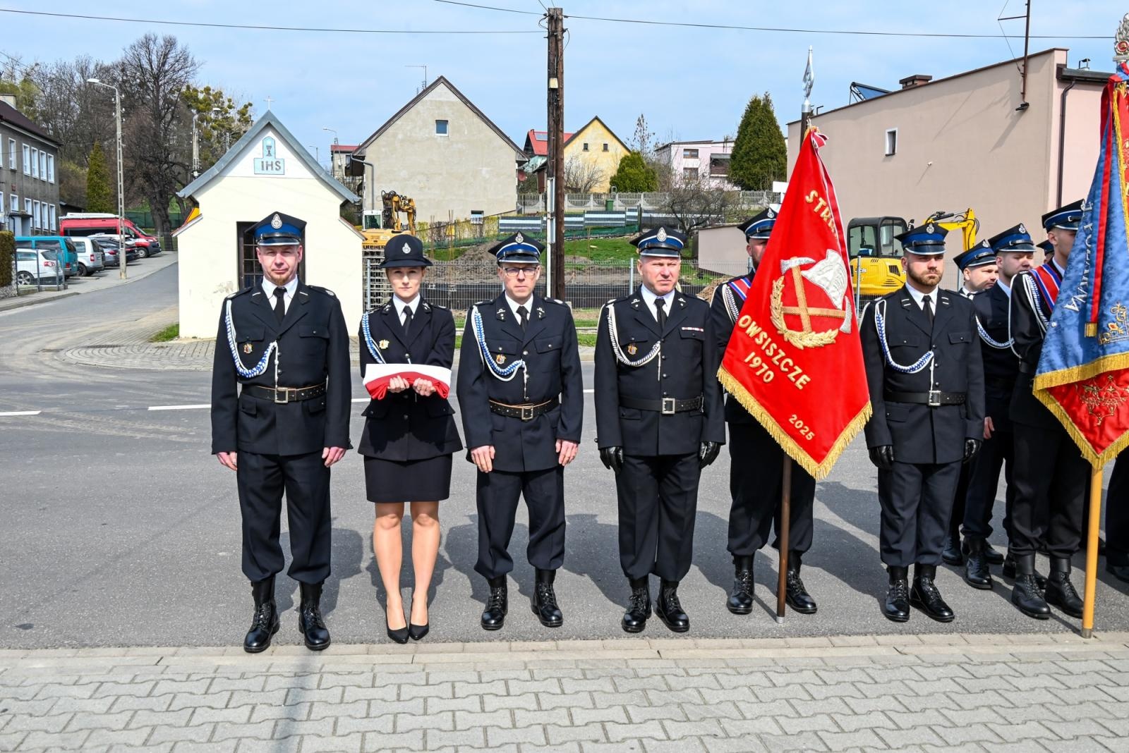 Zdjęcie w galerii na portalu naszraciborz.pl: Nowy mercedes dla OSP Owsiszcze. Uroczyste przekazanie kluczyków do nowego wozu wiadomości z regionu