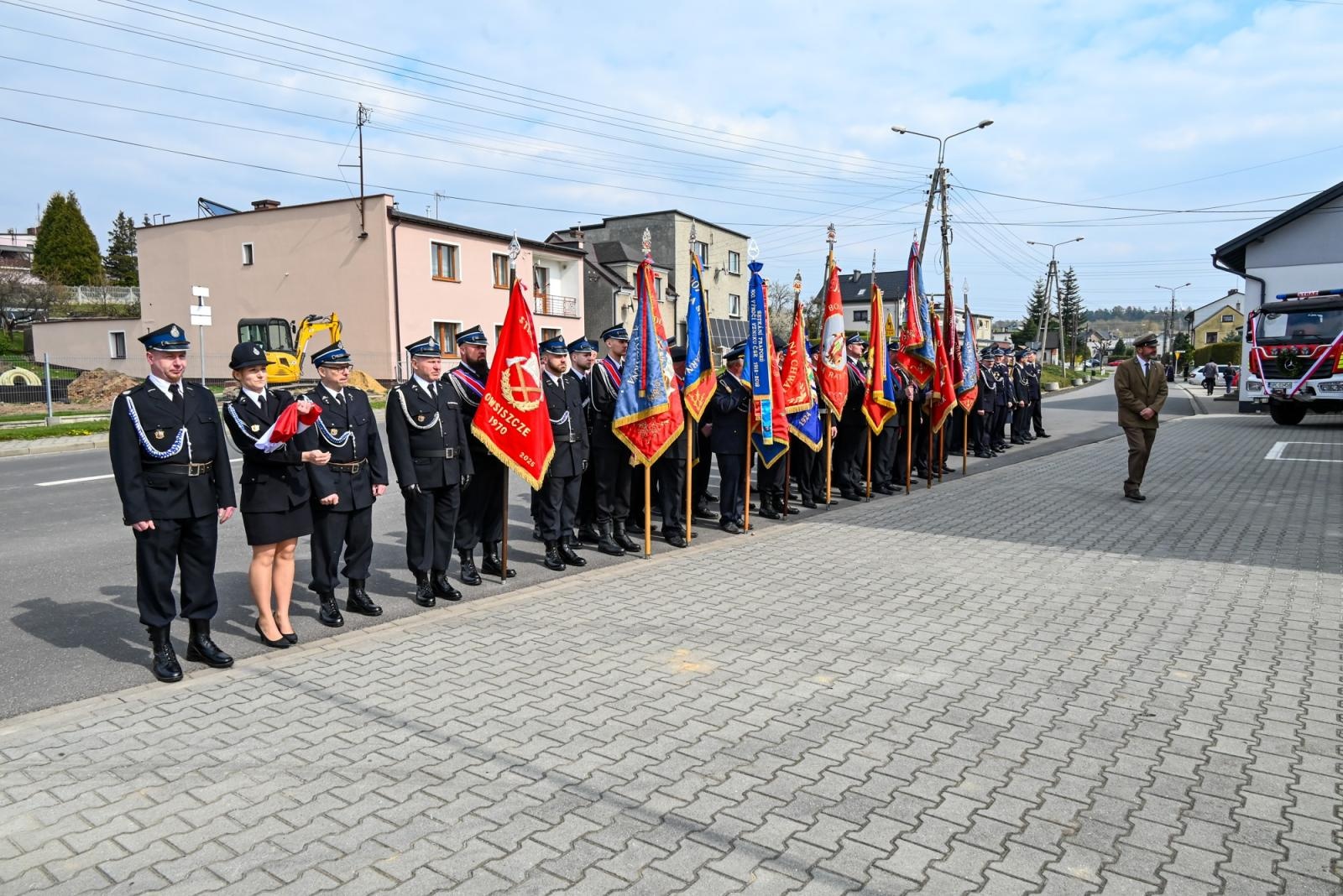 Zdjęcie w galerii na portalu naszraciborz.pl: Nowy mercedes dla OSP Owsiszcze. Uroczyste przekazanie kluczyków do nowego wozu wiadomości z regionu