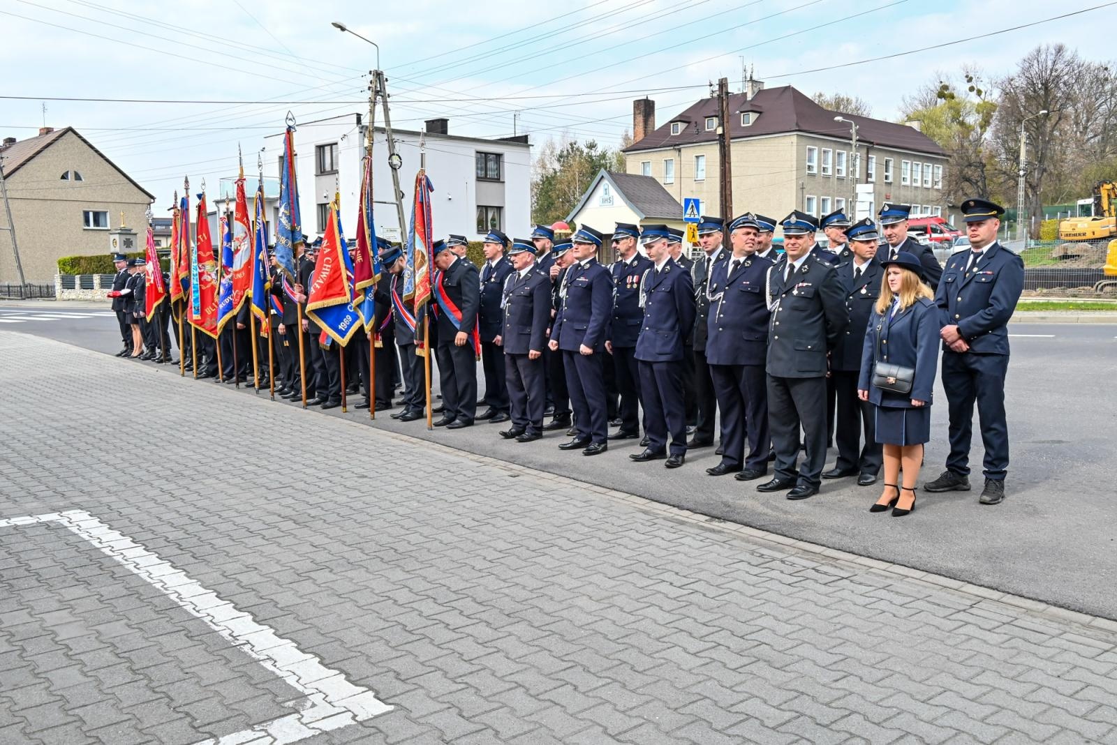 Zdjęcie w galerii na portalu naszraciborz.pl: Nowy mercedes dla OSP Owsiszcze. Uroczyste przekazanie kluczyków do nowego wozu wiadomości z regionu