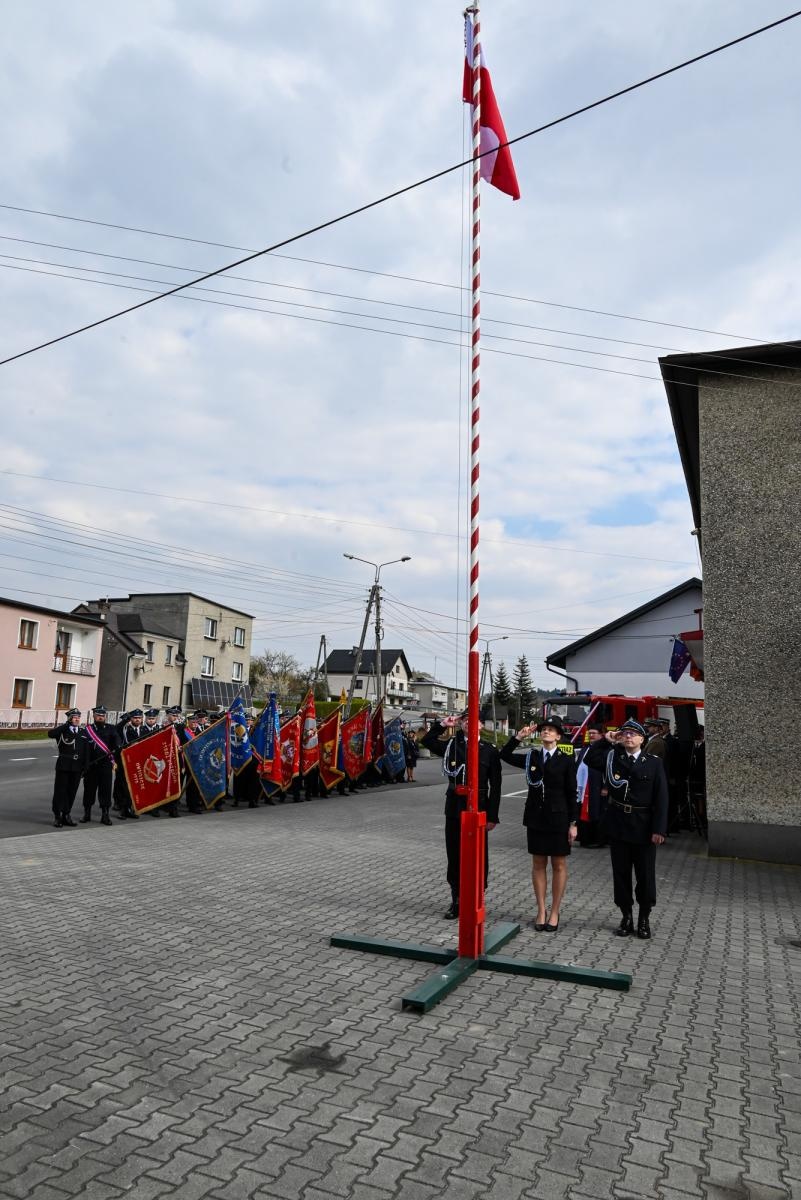 Zdjęcie w galerii na portalu naszraciborz.pl: Nowy mercedes dla OSP Owsiszcze. Uroczyste przekazanie kluczyków do nowego wozu wiadomości z regionu