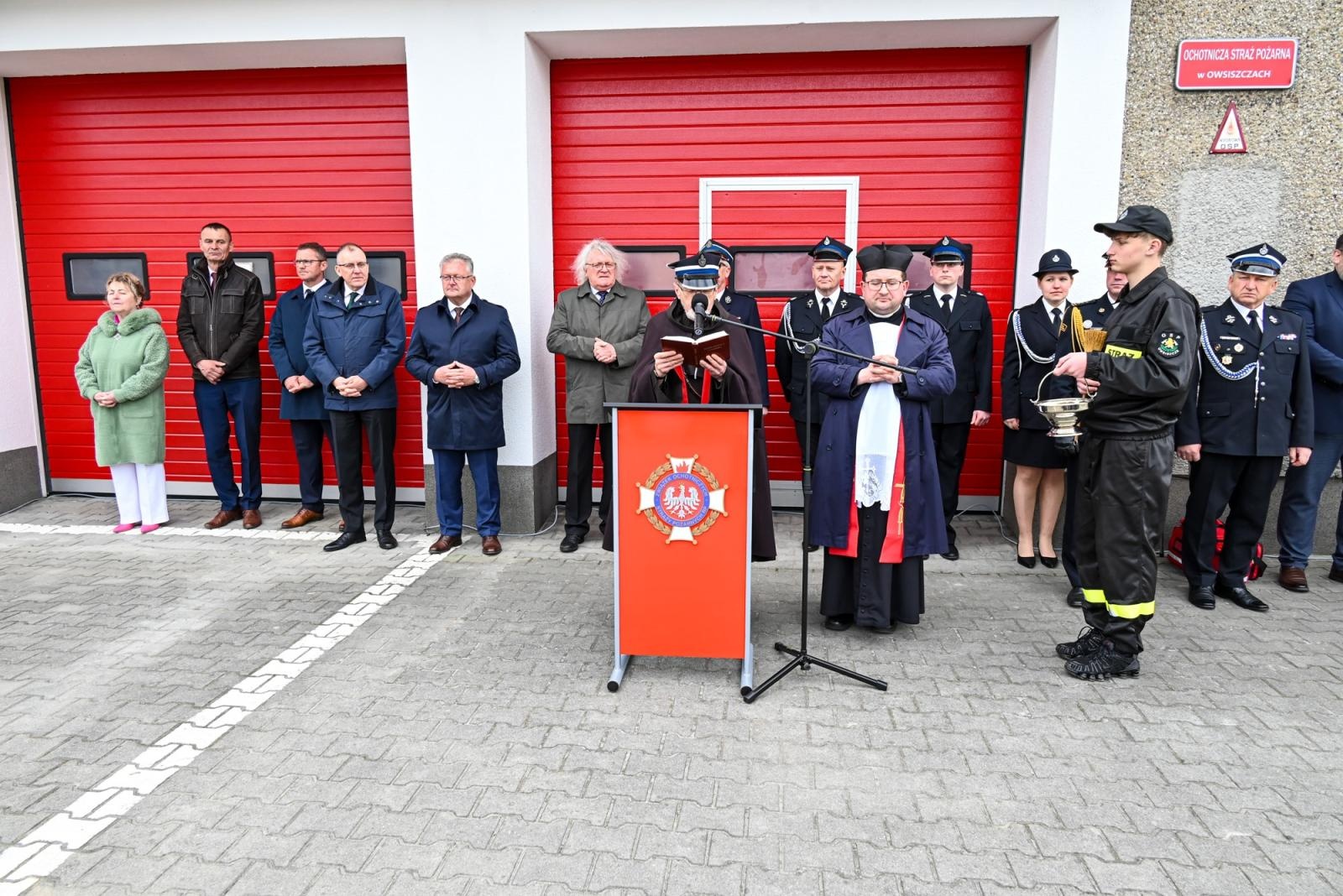 Zdjęcie w galerii na portalu naszraciborz.pl: Nowy mercedes dla OSP Owsiszcze. Uroczyste przekazanie kluczyków do nowego wozu wiadomości z regionu