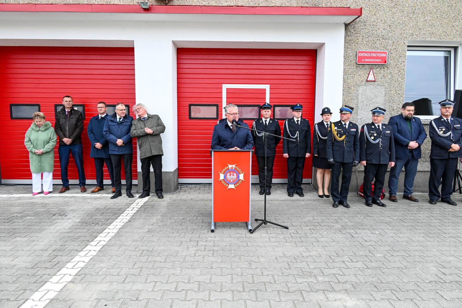 Zdjęcie w galerii na portalu naszraciborz.pl: Nowy mercedes dla OSP Owsiszcze. Uroczyste przekazanie kluczyków do nowego wozu wiadomości z regionu