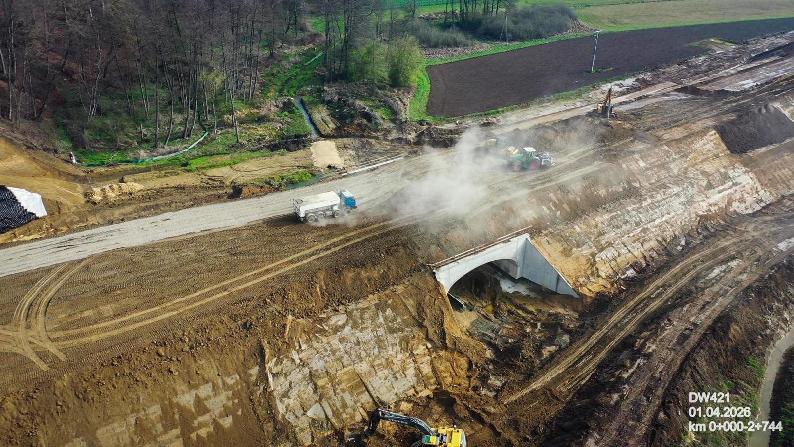 Zdjęcie w galerii na portalu naszraciborz.pl: Most na Odrze coraz bliżej. Zakończono nasuwanie konstrukcji, finisz inwestycji w 2027 roku [FOTO 03.2026] wiadomości z regionu