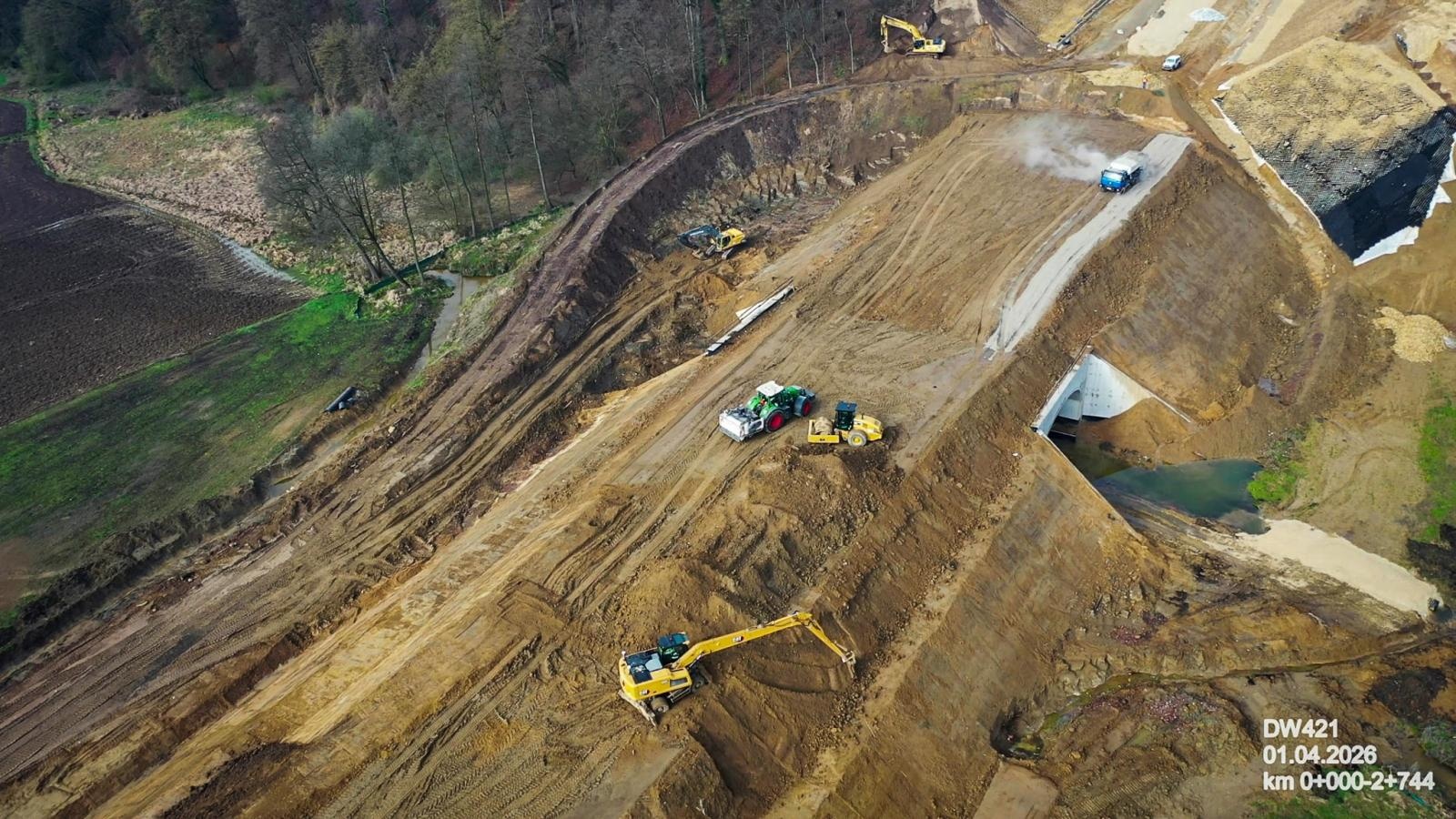 Zdjęcie w galerii na portalu naszraciborz.pl: Most na Odrze coraz bliżej. Zakończono nasuwanie konstrukcji, finisz inwestycji w 2027 roku [FOTO 03.2026] wiadomości z regionu