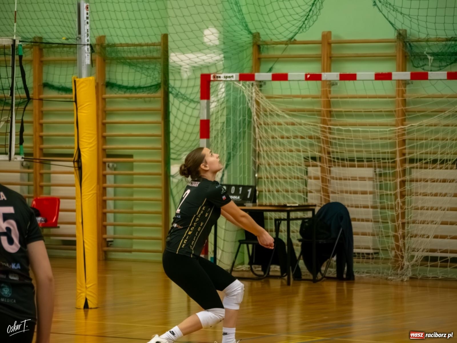 Zdjęcie w galerii na portalu naszraciborz.pl: Puchar Ligi Kobiet. Mecze pełne emocji w hali przy ul. Łąkowej [FOTO] wiadomości z regionu