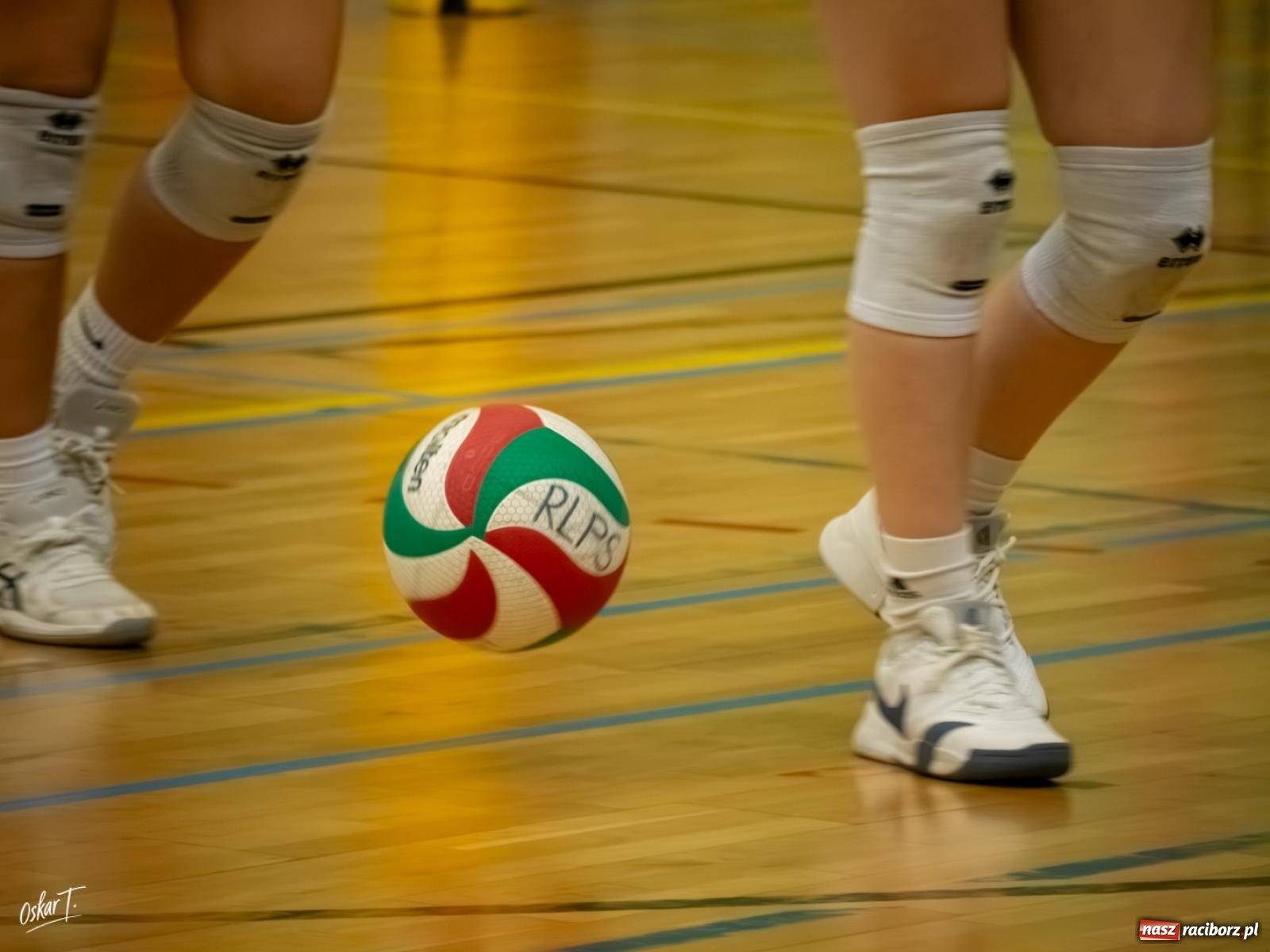 Zdjęcie w galerii na portalu naszraciborz.pl: Puchar Ligi Kobiet. Mecze pełne emocji w hali przy ul. Łąkowej [FOTO] wiadomości z regionu