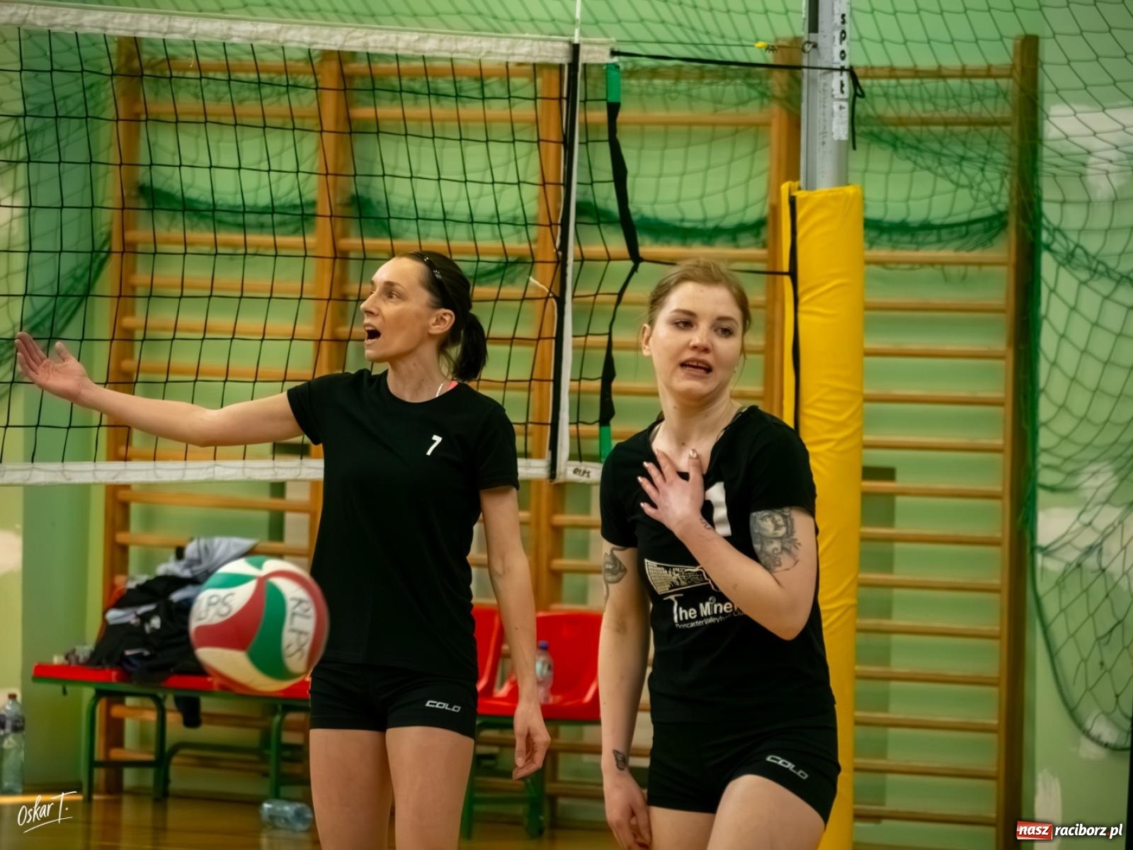 Zdjęcie w galerii na portalu naszraciborz.pl: Puchar Ligi Kobiet. Mecze pełne emocji w hali przy ul. Łąkowej [FOTO] wiadomości z regionu