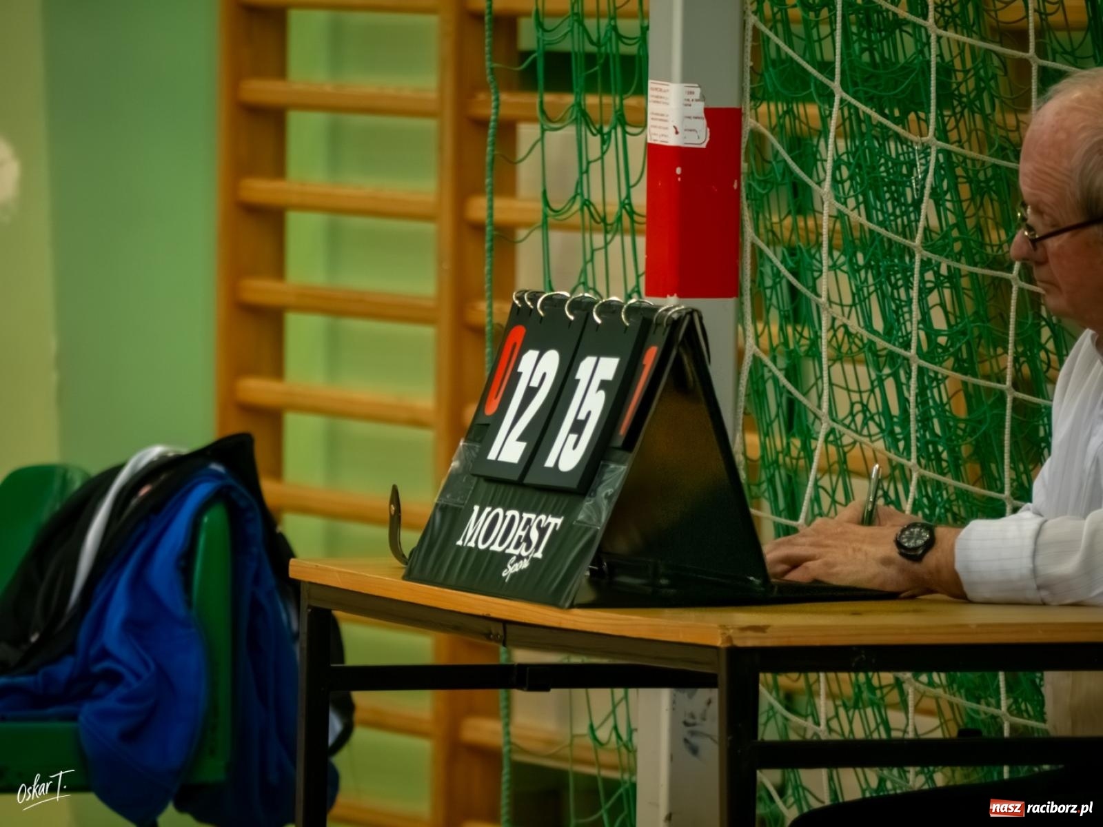 Zdjęcie w galerii na portalu naszraciborz.pl: Puchar Ligi Kobiet. Mecze pełne emocji w hali przy ul. Łąkowej [FOTO] wiadomości z regionu