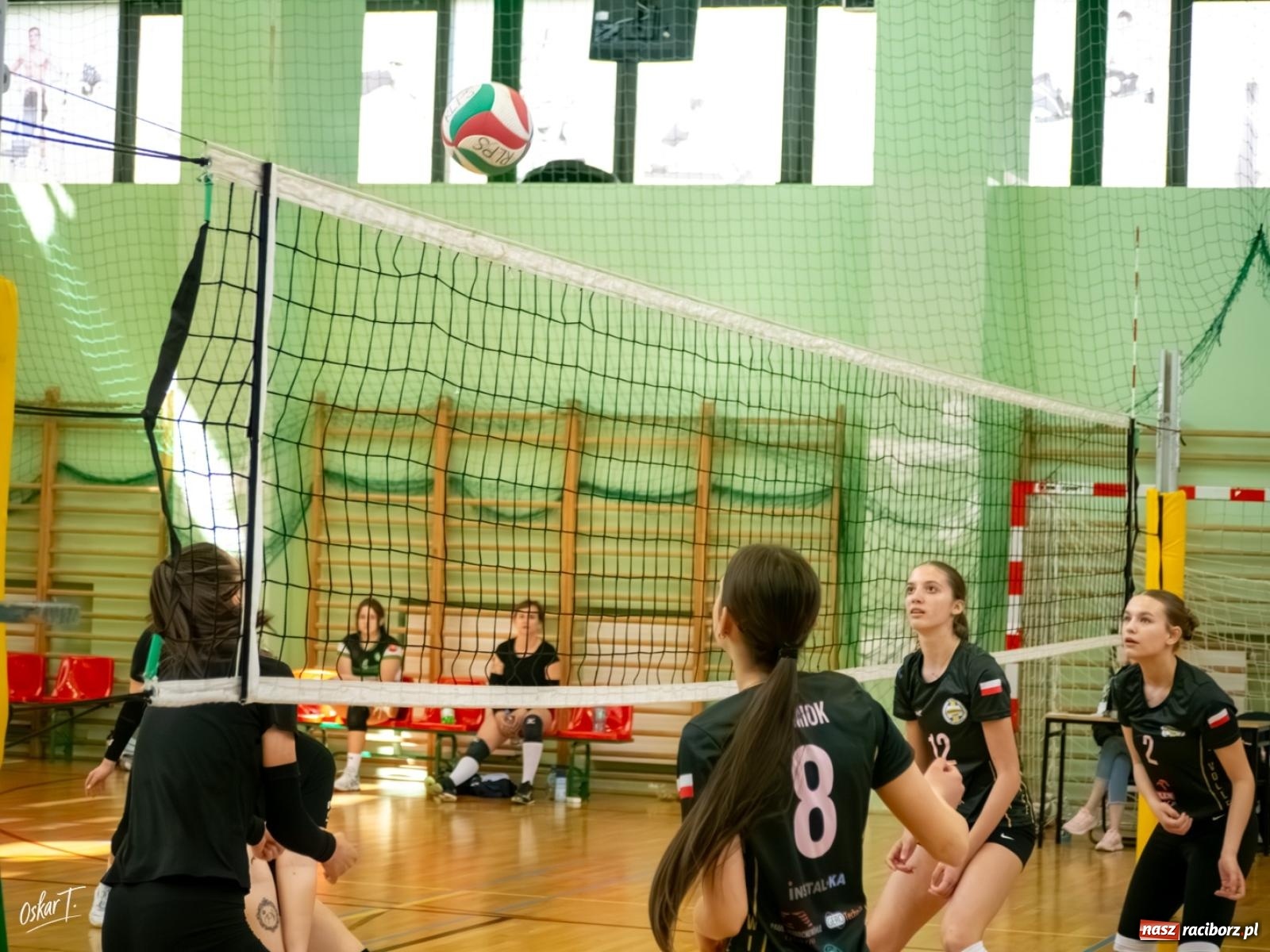 Zdjęcie w galerii na portalu naszraciborz.pl: Puchar Ligi Kobiet. Mecze pełne emocji w hali przy ul. Łąkowej [FOTO] wiadomości z regionu