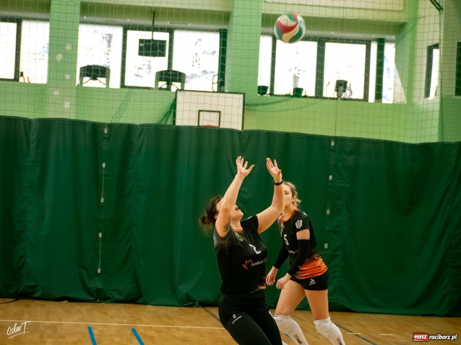 Zdjęcie w galerii na portalu naszraciborz.pl: Puchar Ligi Kobiet. Mecze pełne emocji w hali przy ul. Łąkowej [FOTO] wiadomości z regionu