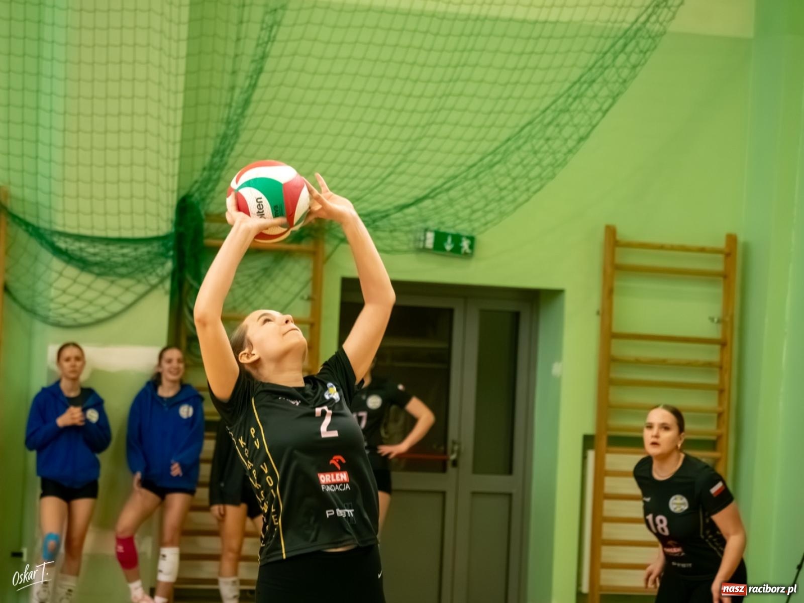 Zdjęcie w galerii na portalu naszraciborz.pl: Puchar Ligi Kobiet. Mecze pełne emocji w hali przy ul. Łąkowej [FOTO] wiadomości z regionu