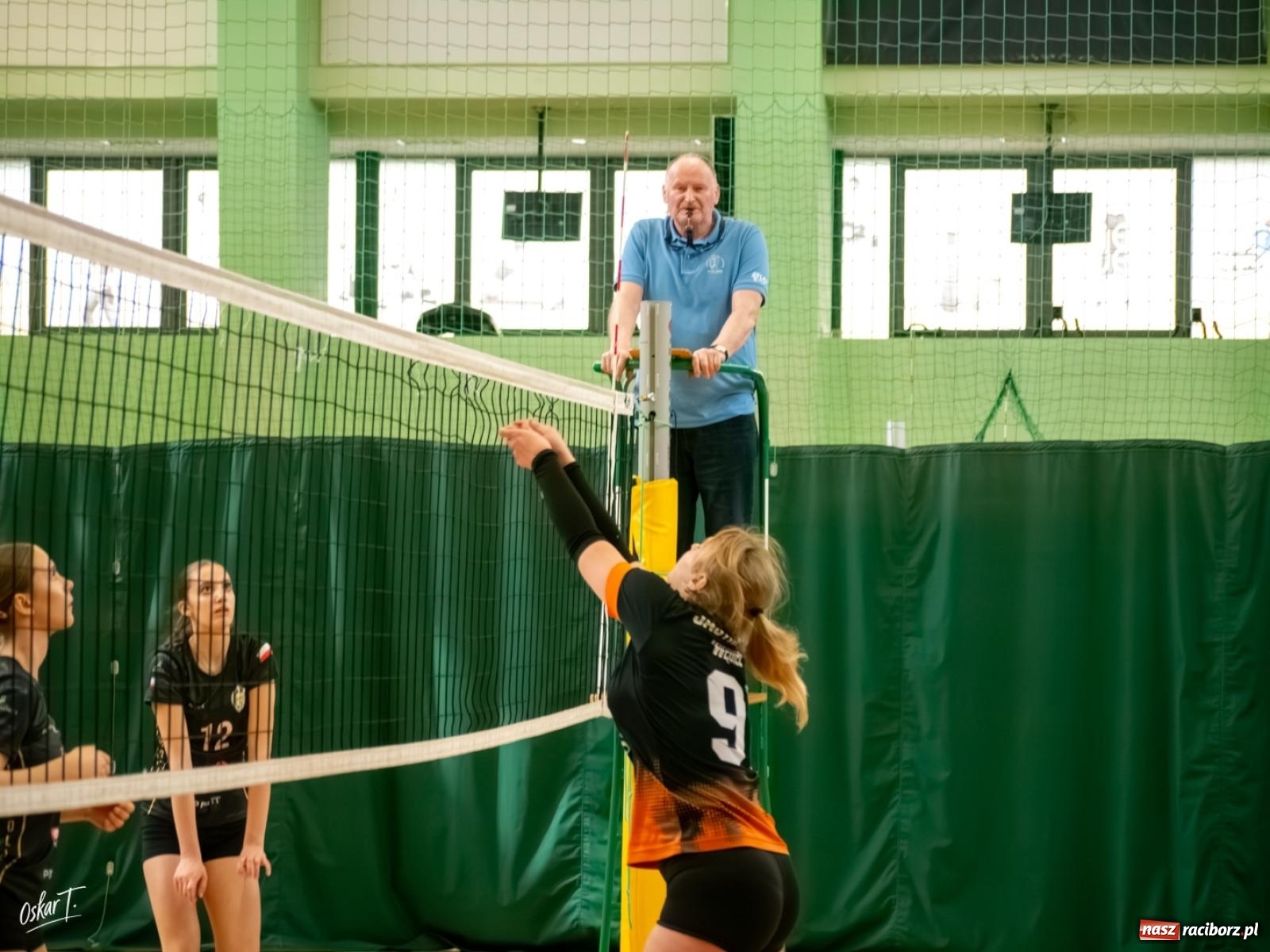 Zdjęcie w galerii na portalu naszraciborz.pl: Puchar Ligi Kobiet. Mecze pełne emocji w hali przy ul. Łąkowej [FOTO] wiadomości z regionu