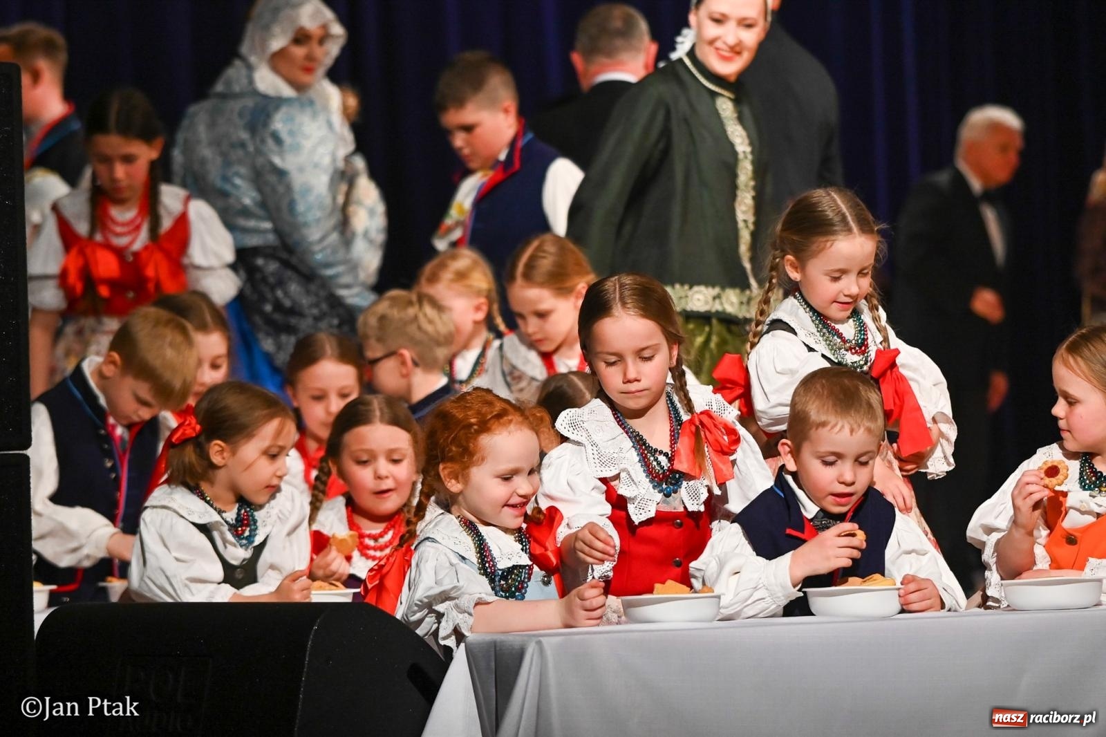 Zdjęcie w galerii na portalu naszraciborz.pl: Wesele Śląskie przyciągnęło tłumy do RCK [FOTO] wiadomości z regionu