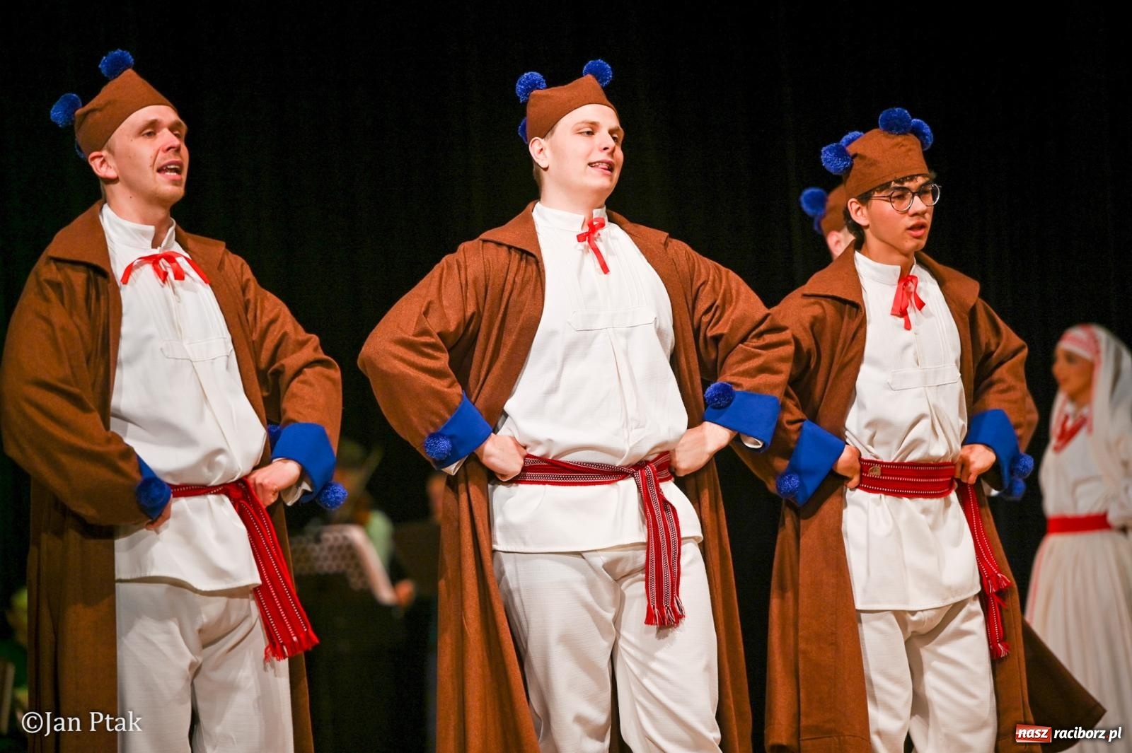 Zdjęcie w galerii na portalu naszraciborz.pl: Taneczna podróż przez siedem regionów Polski na deskach RCK wiadomości z regionu