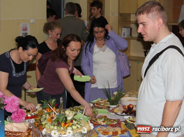 Zdjęcie w galerii na portalu naszraciborz.pl: II LO - jedyne takie śniadanie wiadomości z regionu