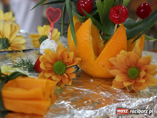 Zdjęcie w galerii na portalu naszraciborz.pl: II LO - jedyne takie śniadanie wiadomości z regionu